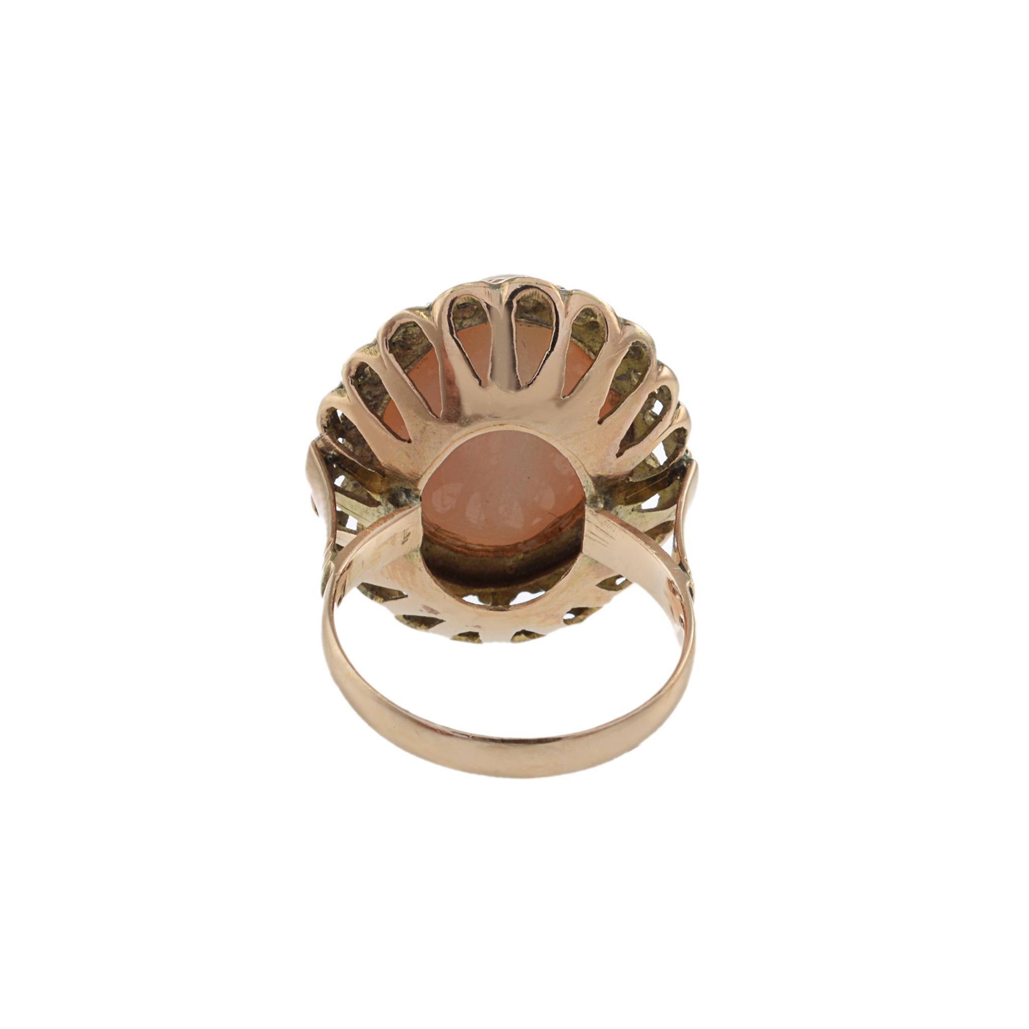 Anello in oro rosa 14KT con corallo ovale grande naturale antico e cabochon in vendita 1