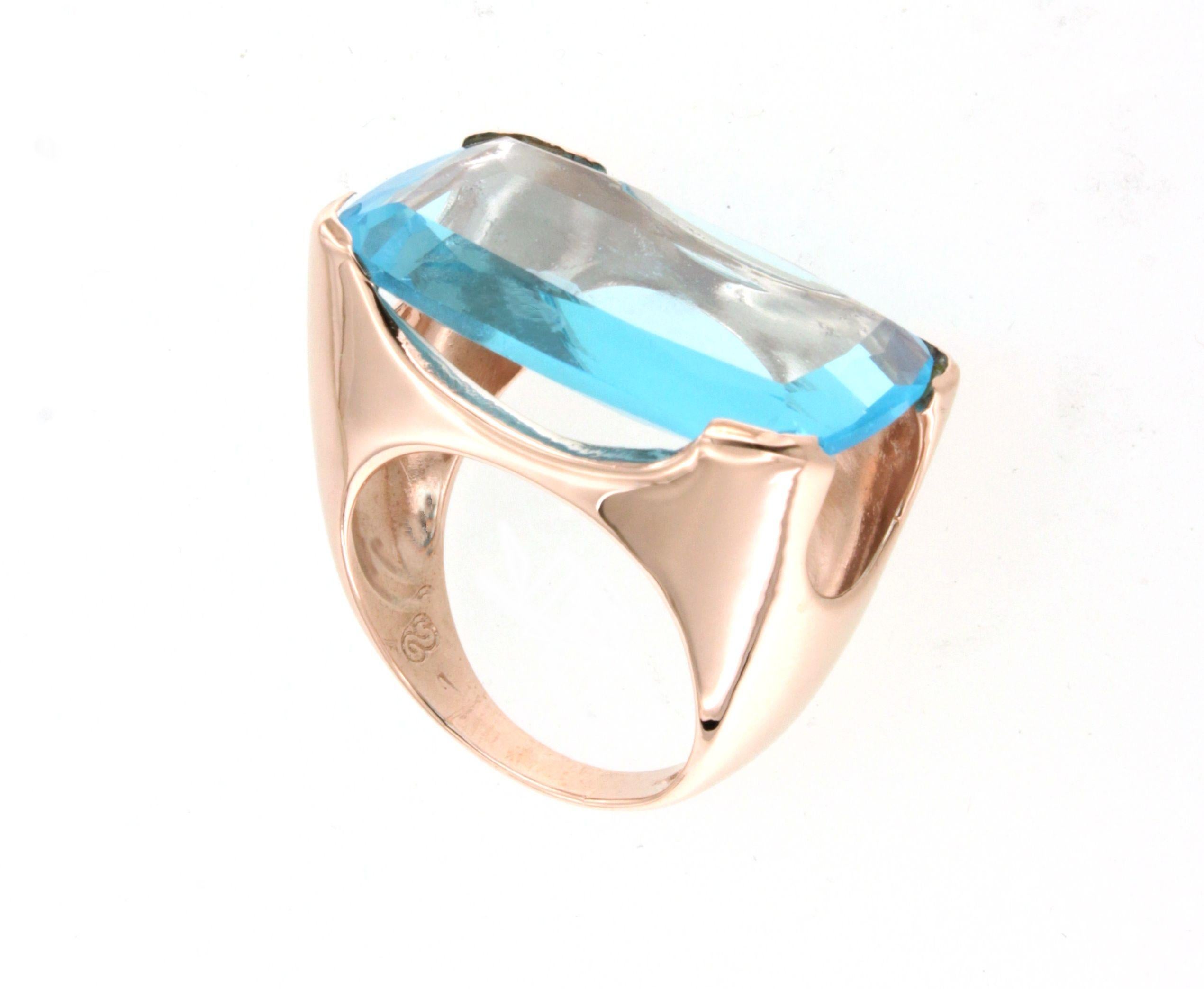 14 Karat Roségold Blauer Topas Stein Moderner erstaunlicher Zeitgenössischer Stein  Cocktail-Ring im Angebot 1