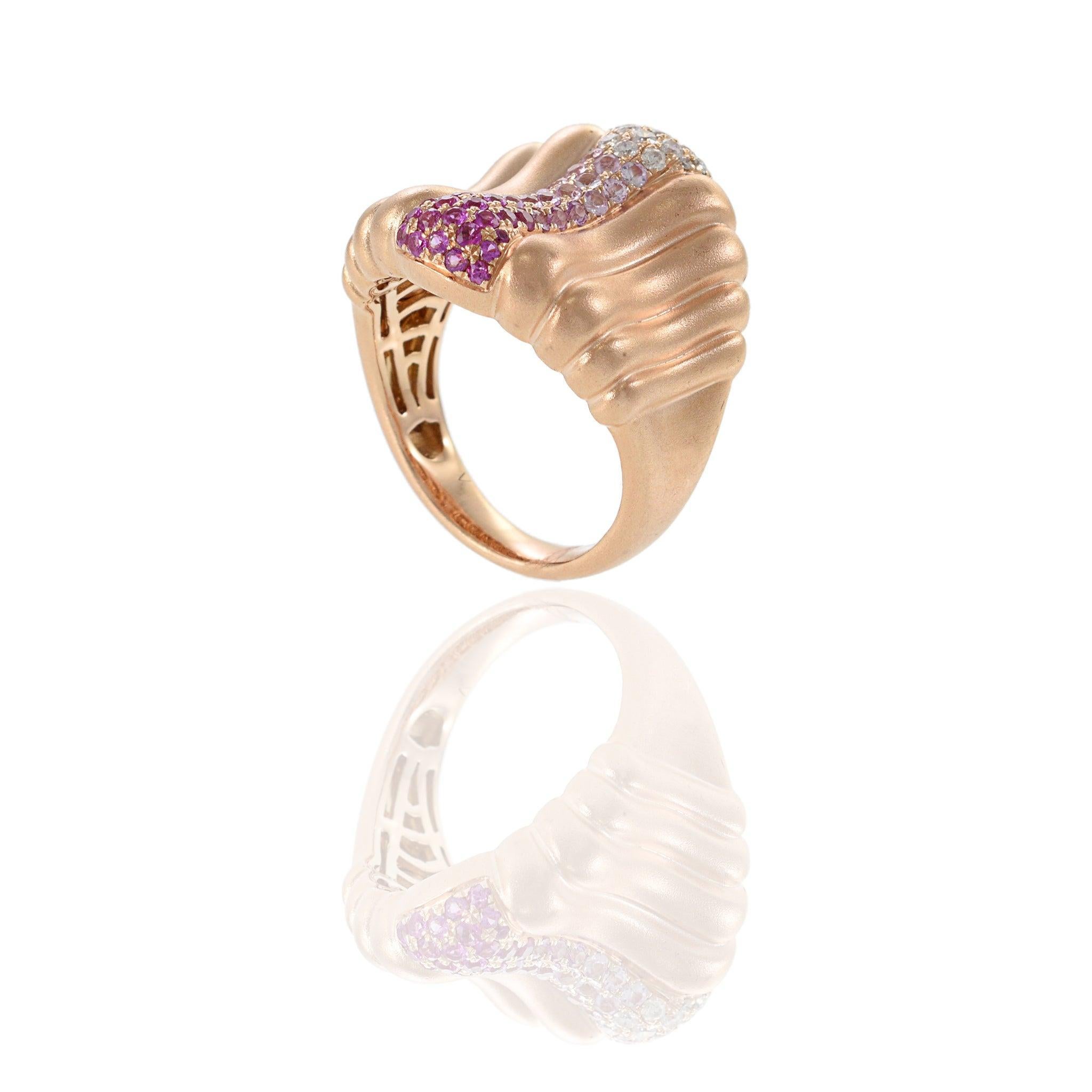 Bague à cigare en or rose 14KT avec saphirs roses et diamants Pour femmes en vente