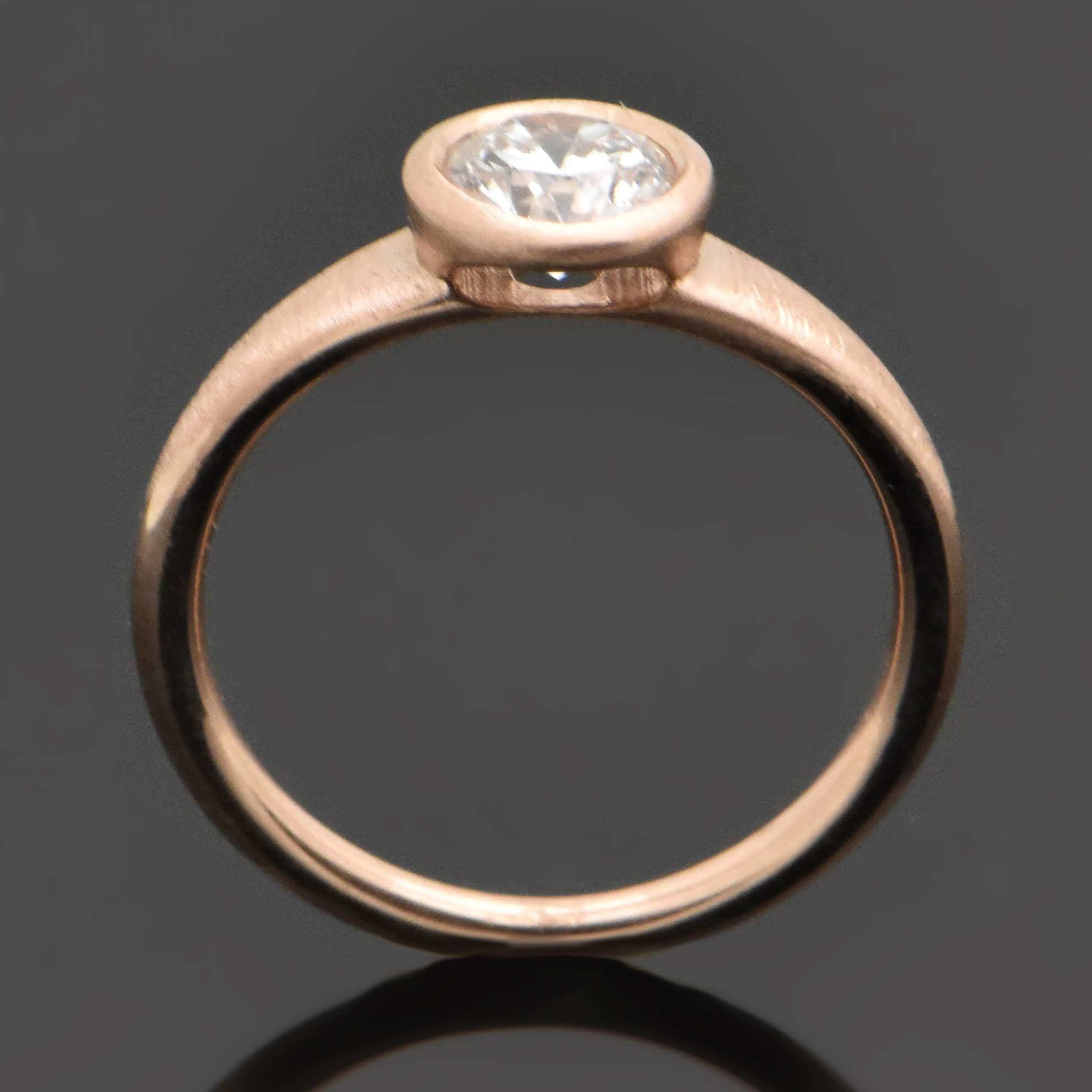 Round Cut 14kt Rose Gold Diamonds Ring For Sale