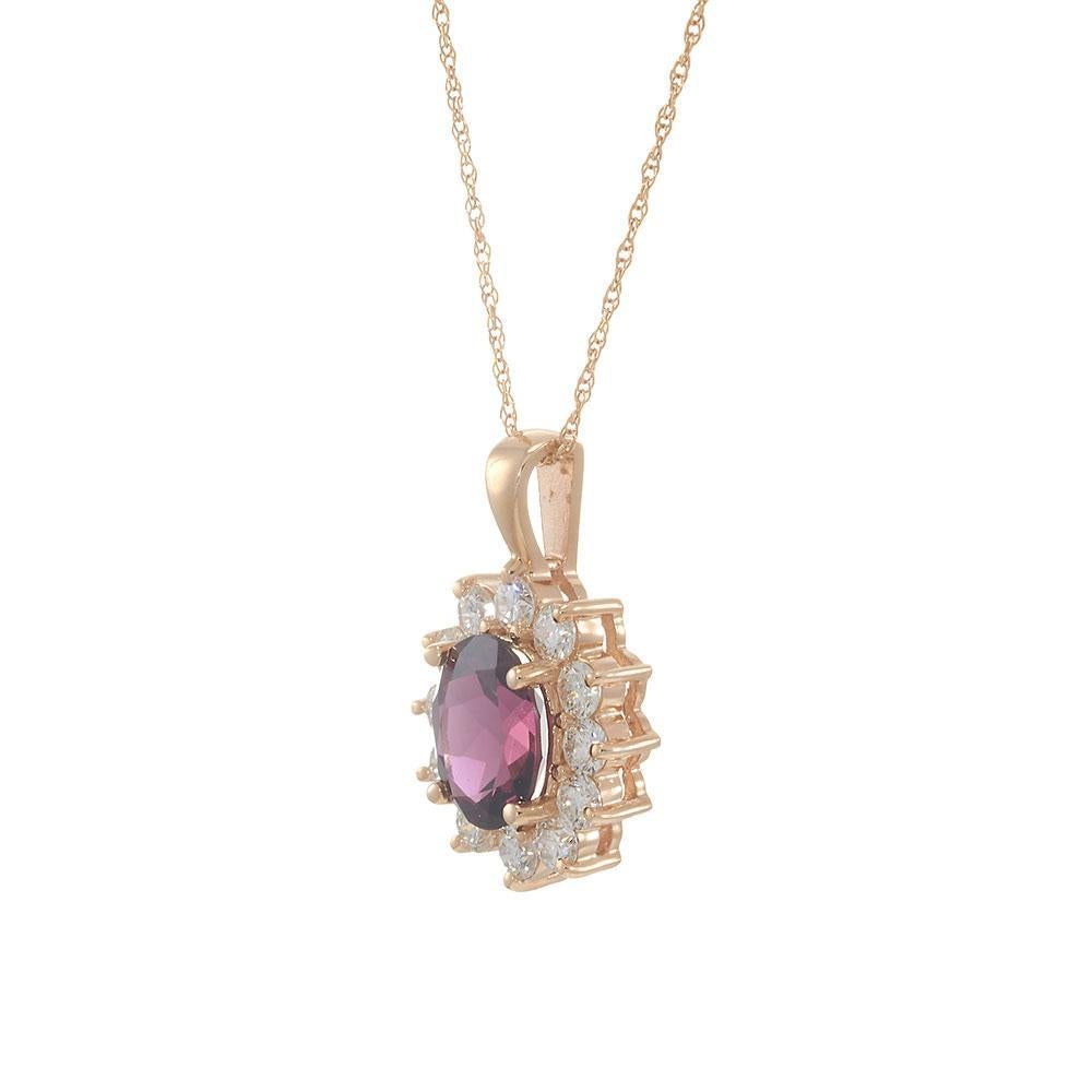 Collana con ciondolo a raggiera ovale in oro rosa 14KT con rodolite e diamanti In condizioni Nuovo in vendita a New York, NY