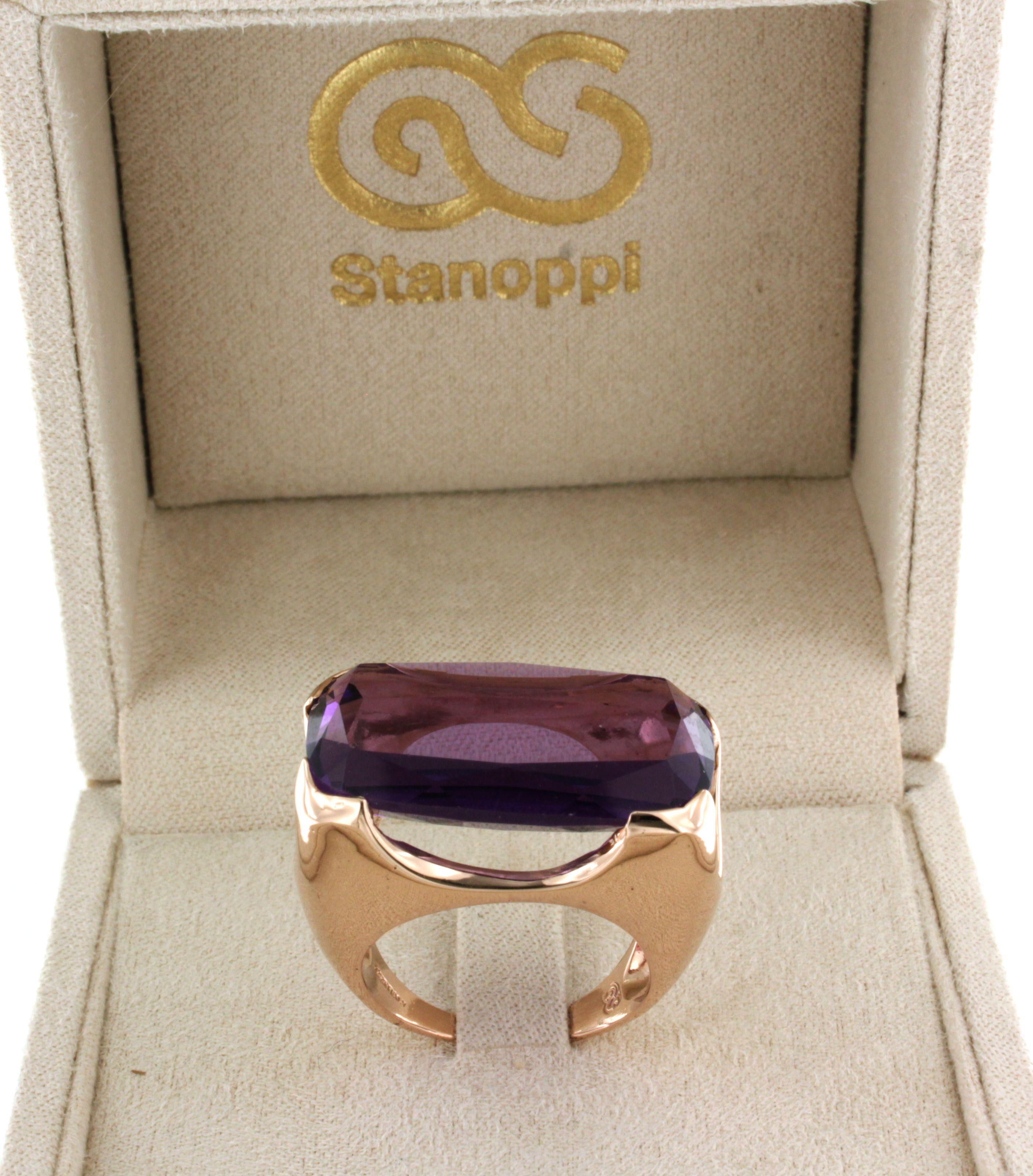 Anello cocktail trandy moderno in oro rosa 14kt con pietra idrotermale : pietra idrotermale Ametista   Realizzato a mano in Italia dalla Gioielleria Stanoppi dal 1948.  La pietra è una vera novità, disegnata dalla stilista Gisella per i suoi nuovi
