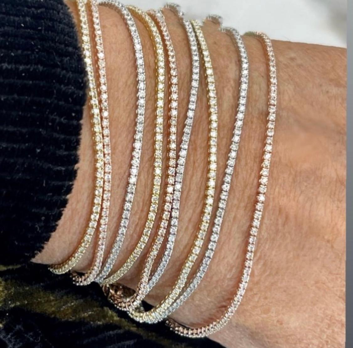 Bracelet en or jaune ou blanc de 1ct 14kt
1200 chacun

