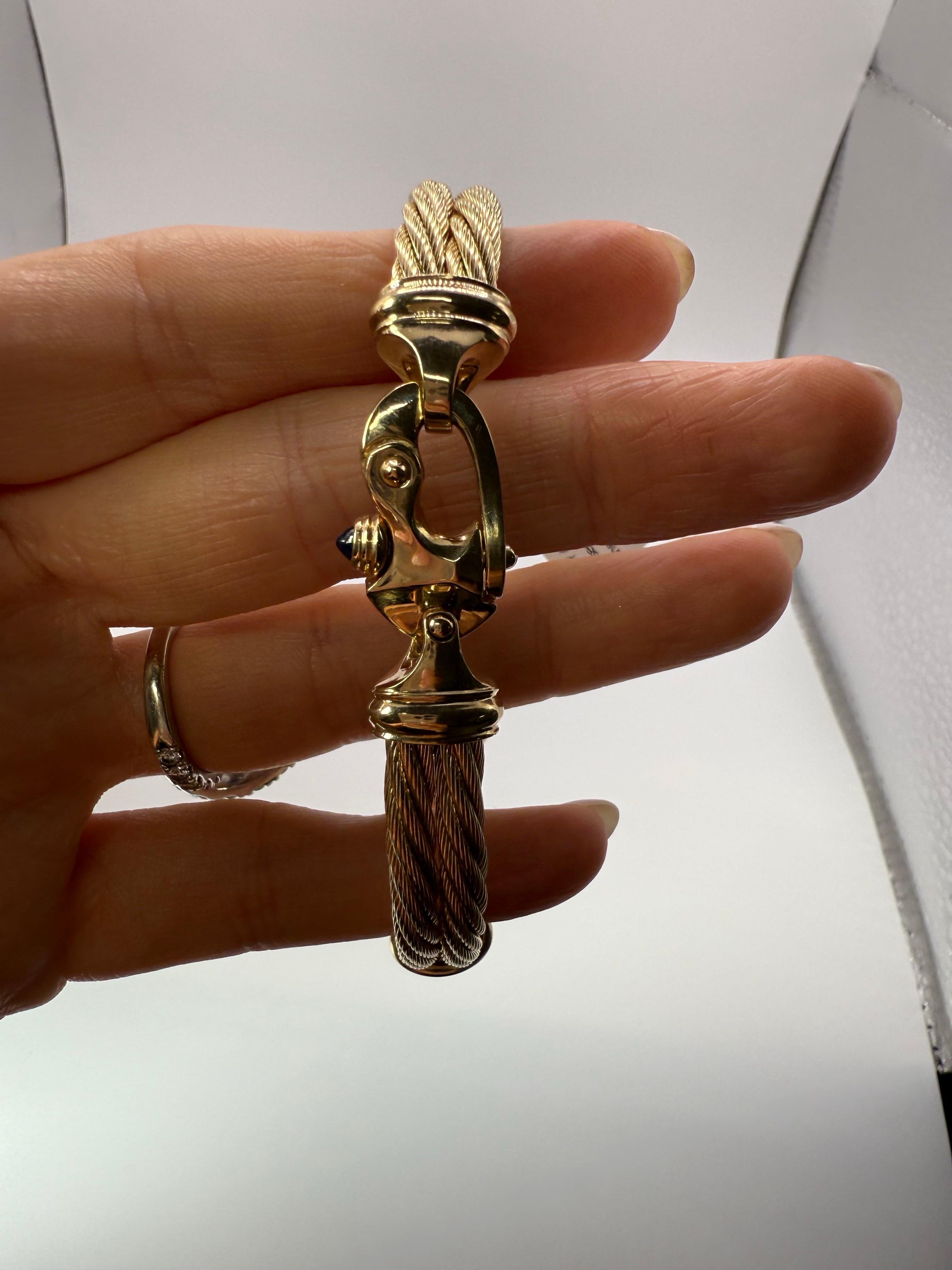 Un bracelet pour homme pas comme les autres, fait avec du fil d'or massif 14KT et des éléments personnalisés, fait à la perfection pour un style audacieux et moderne ! Chaque bracelet est fabriqué à la main aux États-Unis. 

CE QUE VOUS OBTENEZ À LA