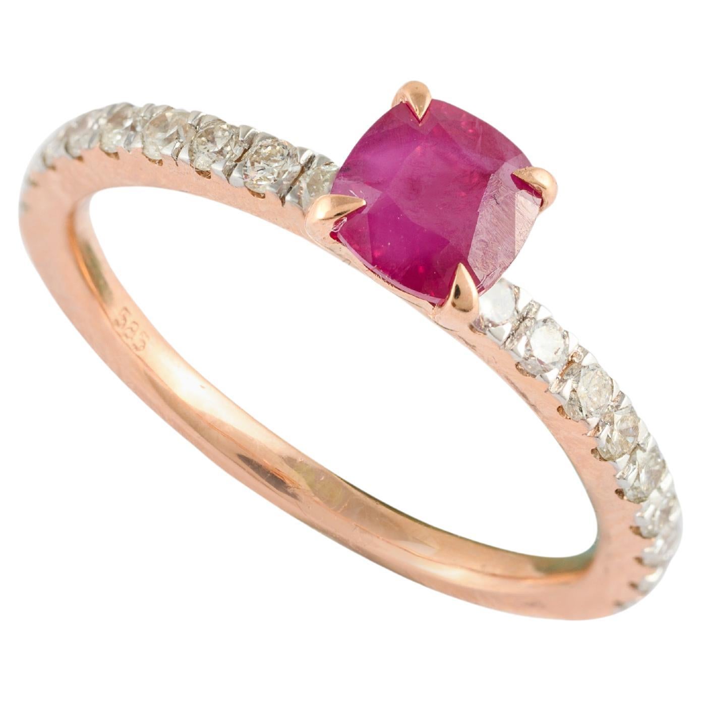 En vente :  Bague en or rose massif de 14 carats avec rubis et diamants