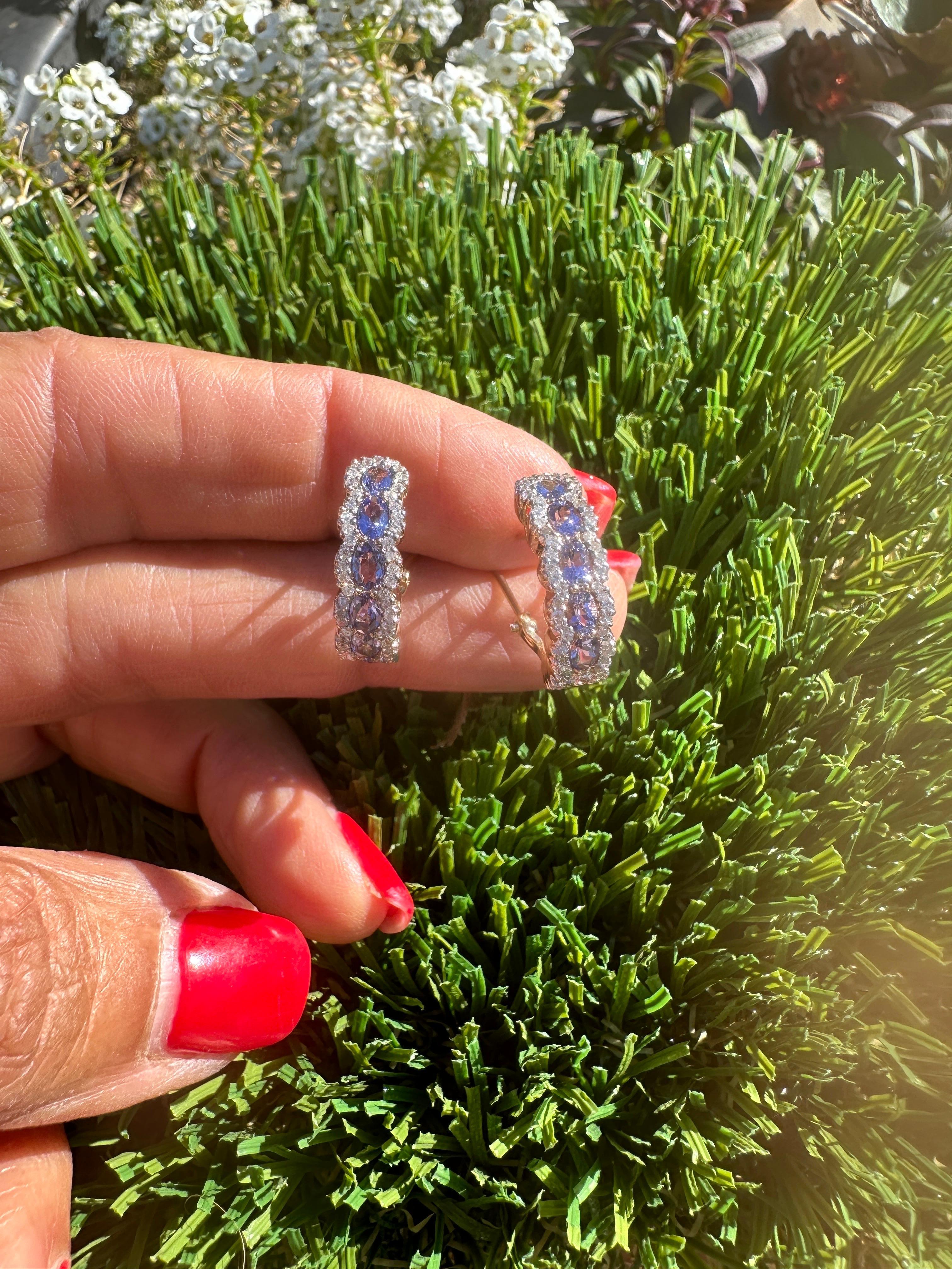 Contemporary 14kt Tanzanite and Diamond Halo Hoop Earrings 1.89 Carat