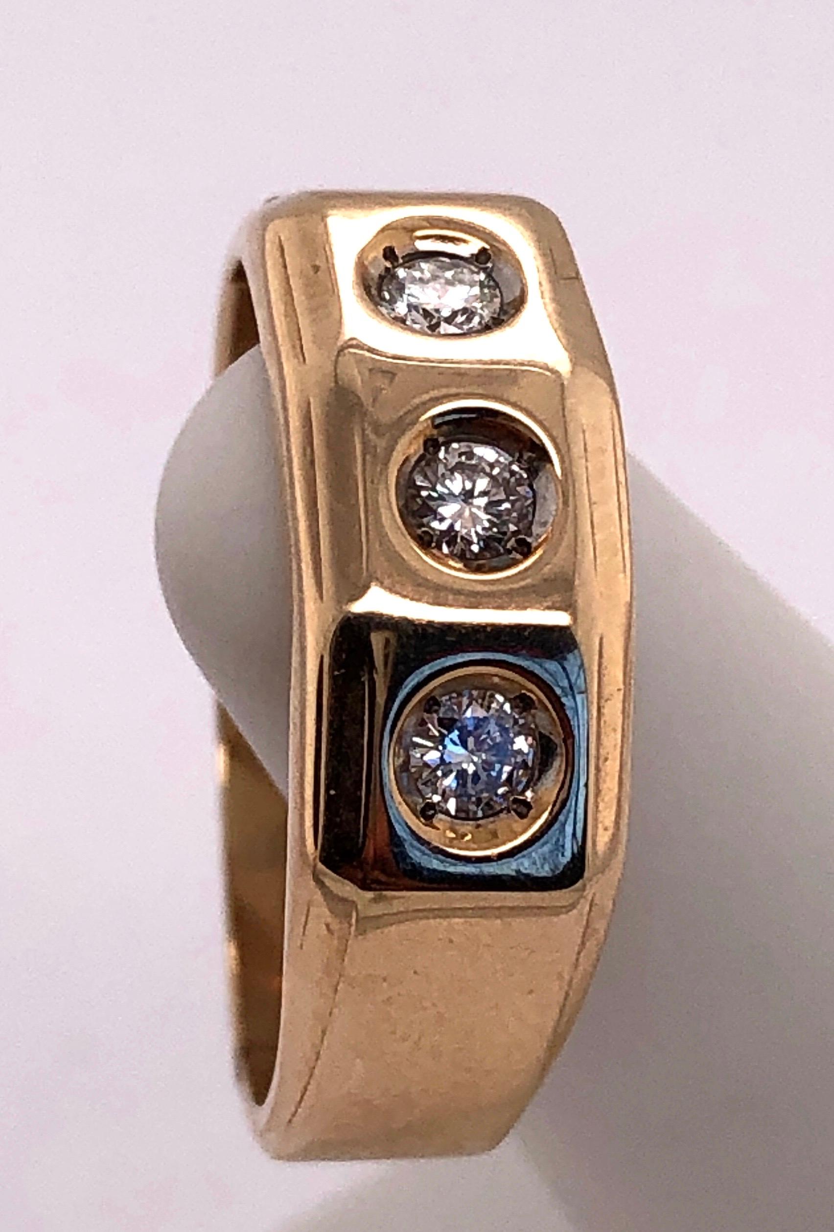 Women's or Men's 14 Karat 3 Diamond Yellow Gold Ring One 1/2 Carat Total Diamond Weight For Sale