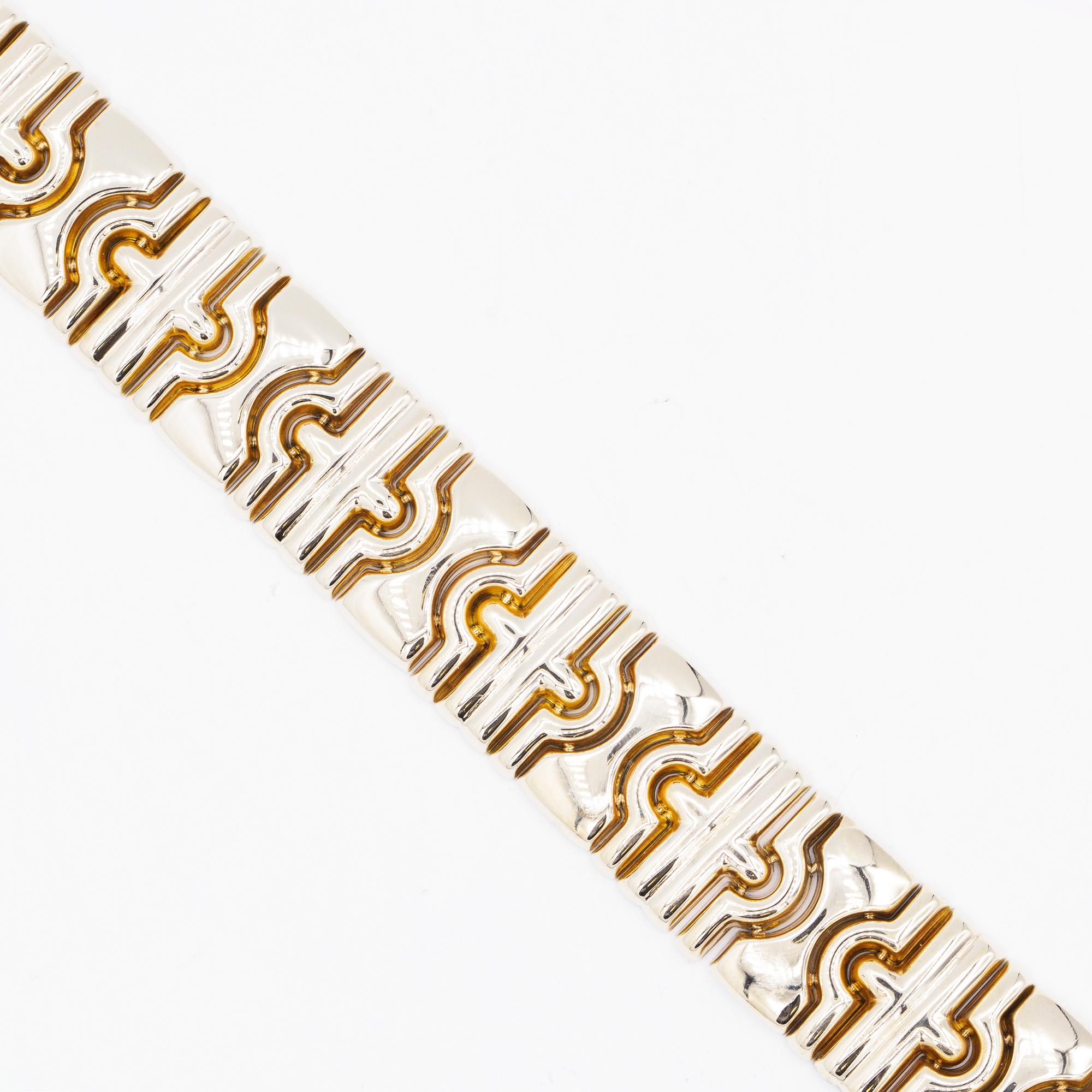 Bracelet de style Tubogas en or jaune 14 carats, grand format. Le bracelet mesure 7,25 pouces de long et pèse 43,5 grammes.