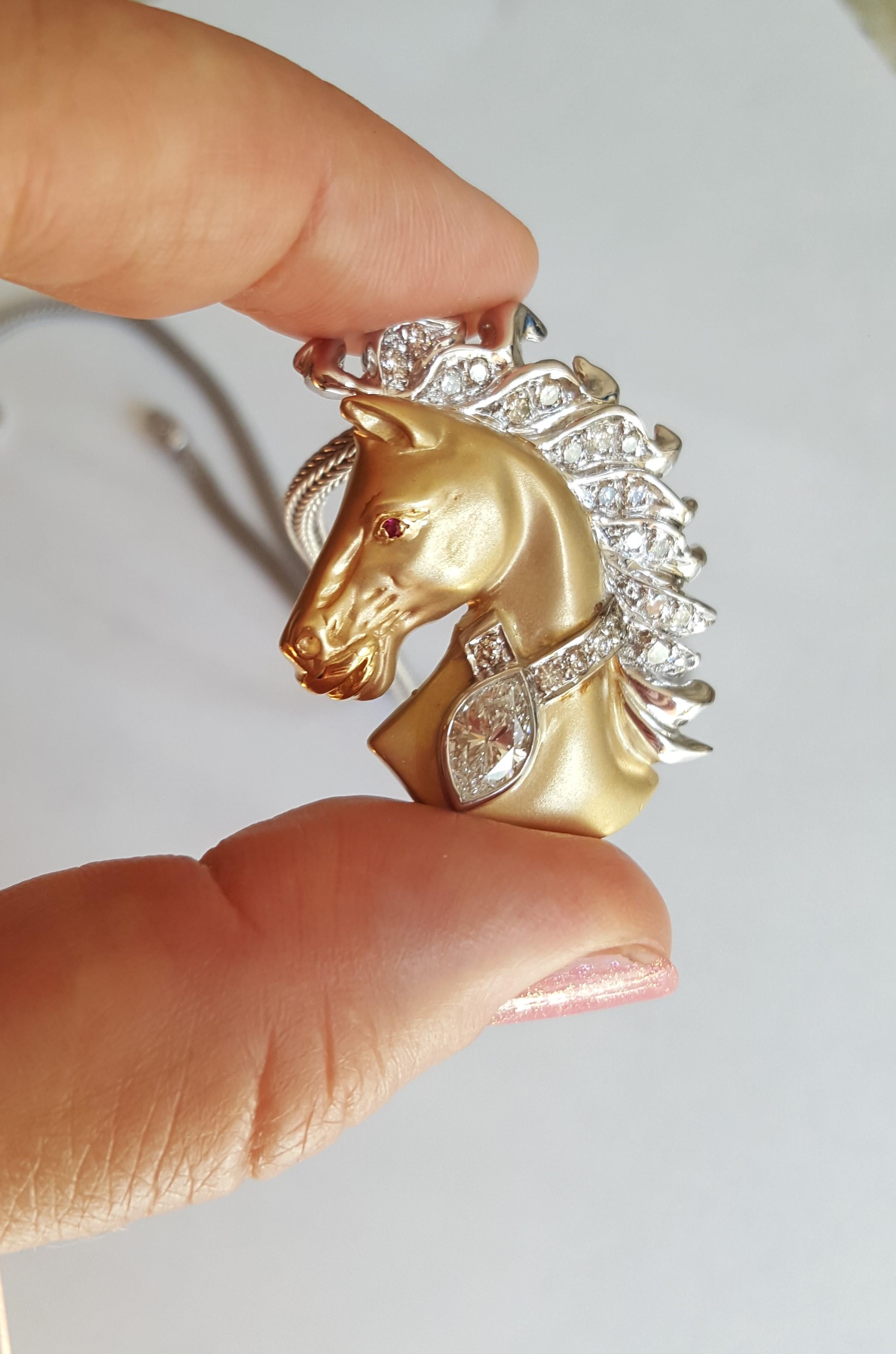  Pendentif cheval en or bicolore 14 carats avec diamant marquis de 1,78 carat, design primé 22 carats Pour femmes 
