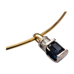 14kt zweifarbiges Gold 1,00 Karat Smaragdschliff Saphir .10cttw Baguette-Diamant-Anhänger