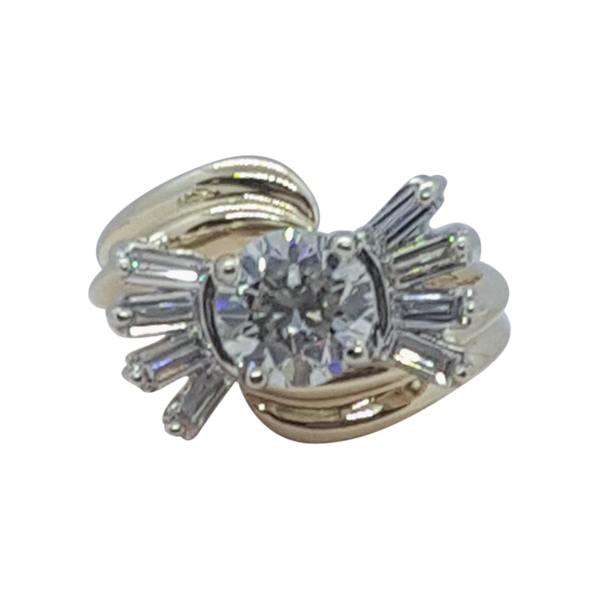 14kt zweifarbiges Gold 1,41 Karat natürlicher, seltener, seltener Diamant im europäischen Schliff Bypass Baguette-Ring im Angebot
