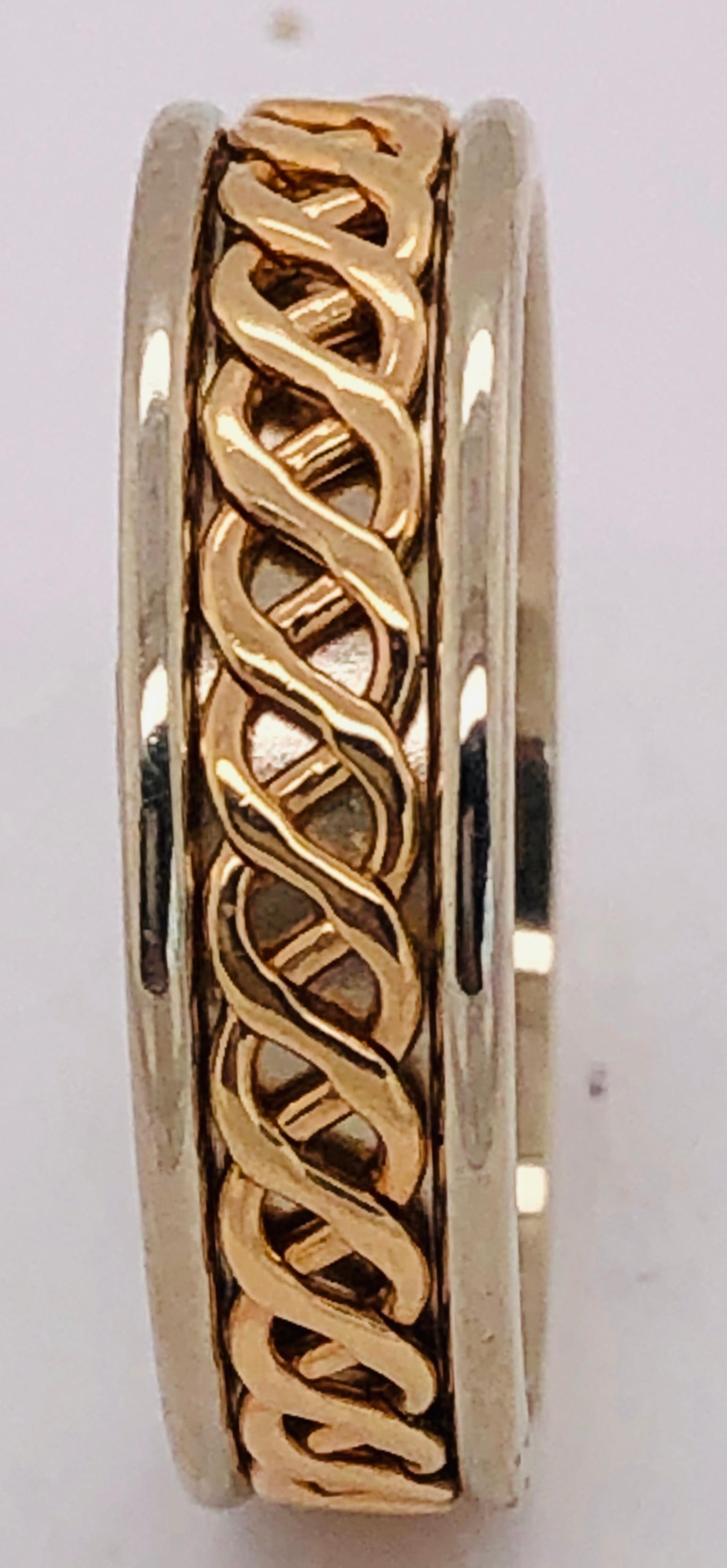Anello a fascia in oro 14 carati bicolore / Anello da sposa o da sposo in vendita 5