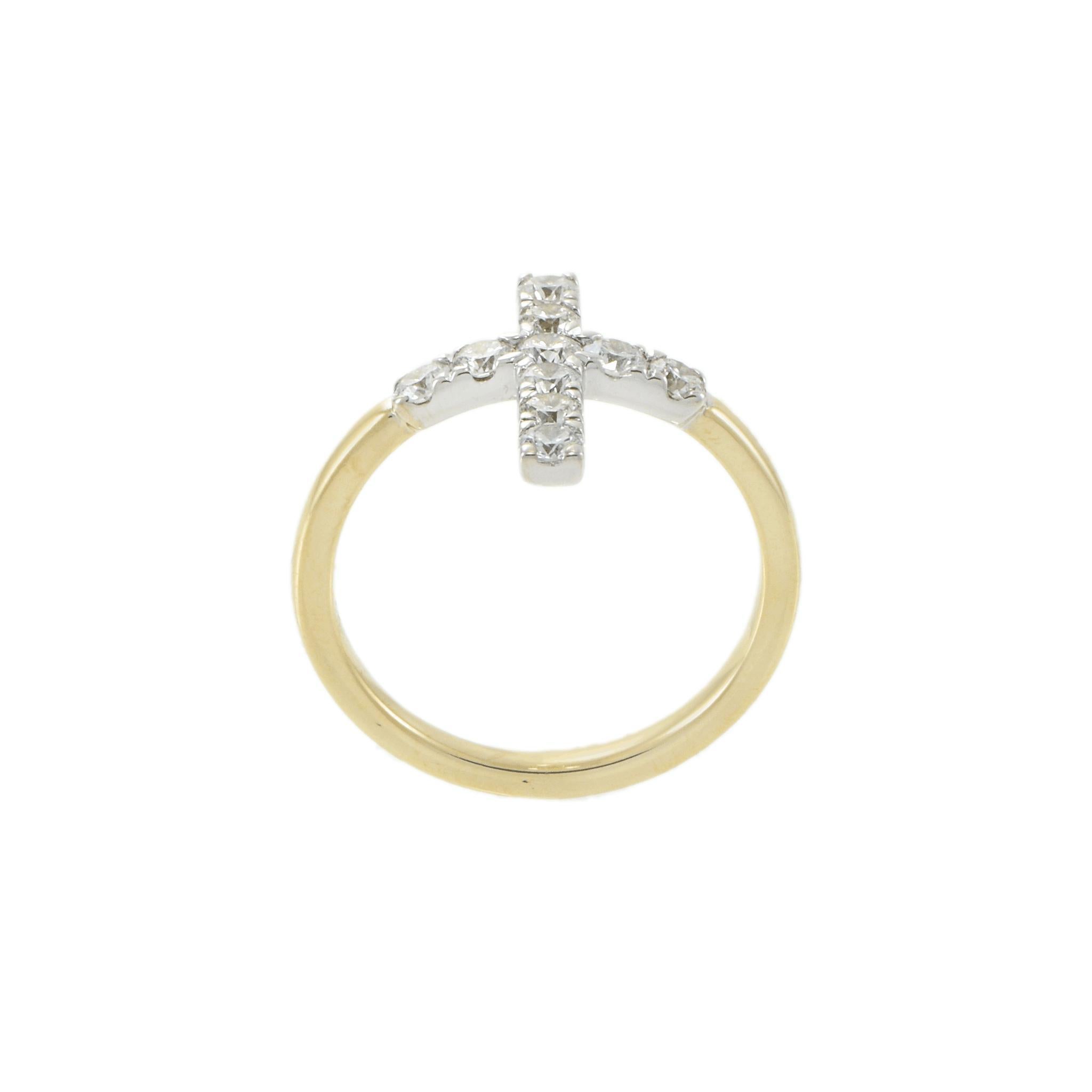 Bague croix en or bicolore 14KT avec diamant Unisexe en vente