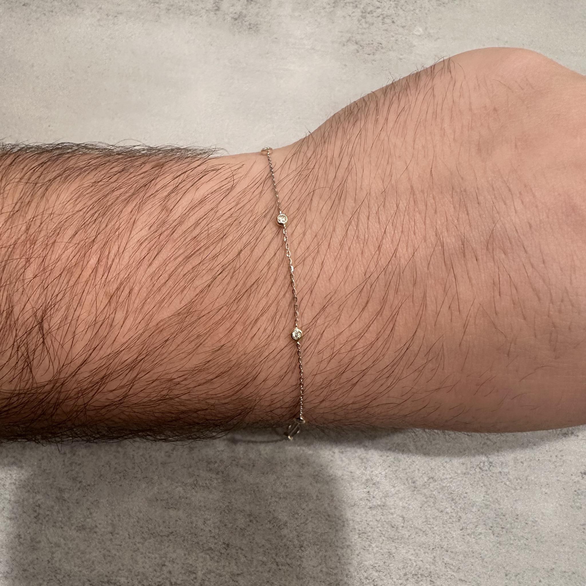 14kt zweifarbiges Gold-Diamant-Station-Armband - 0,11ctw GH SI Diamanten, verstellbar im Zustand „Neu“ in West Hempstead, NY
