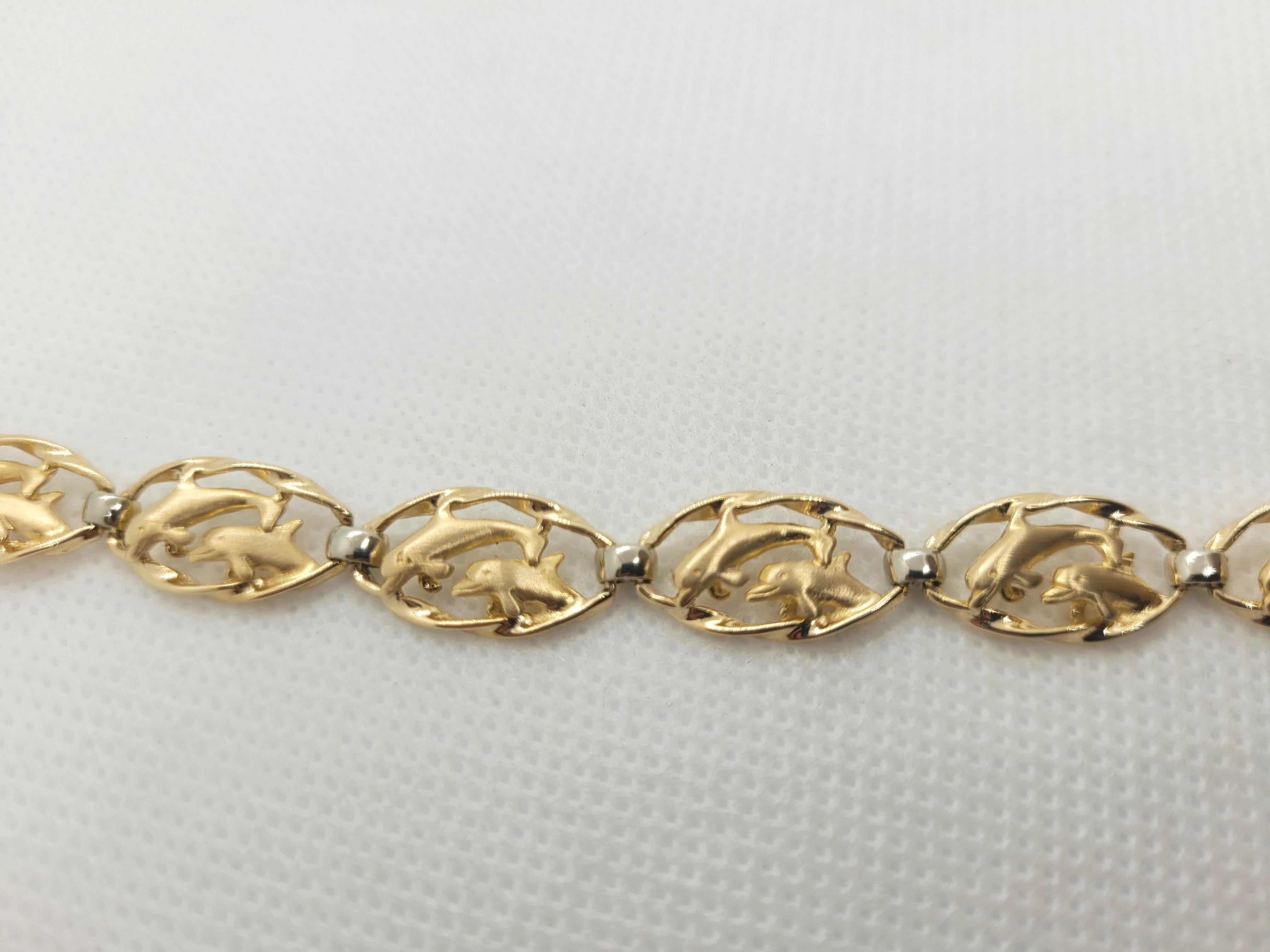 14kt Two Tone Gold Dolphin Bracelet, 11.2 Grams, Safety In Good Condition For Sale In Rancho Santa Fe, CA