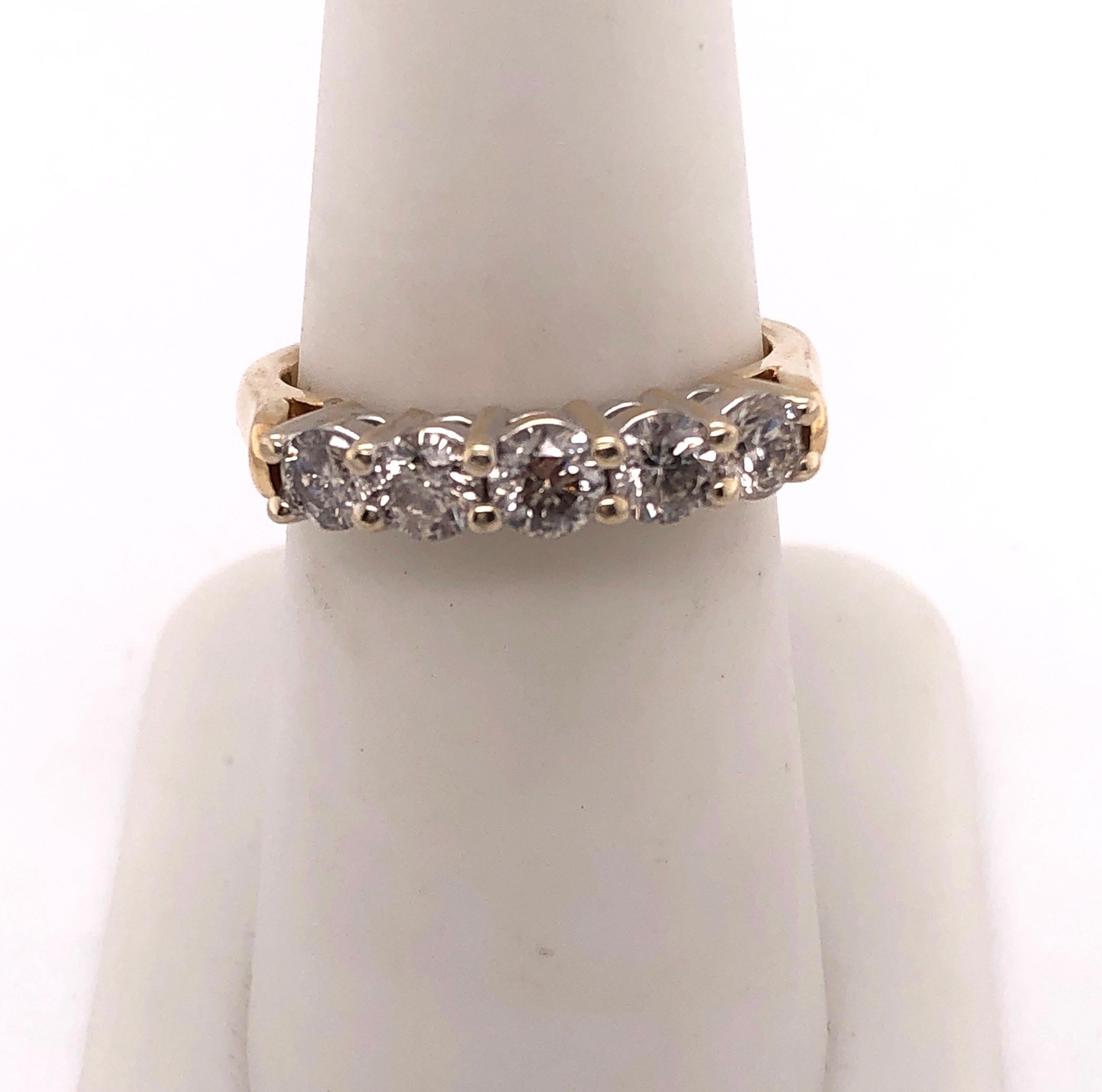 14 Karat Two-Tone Gold Ring with Five Round Diamonds 1 Carat For Sale 1