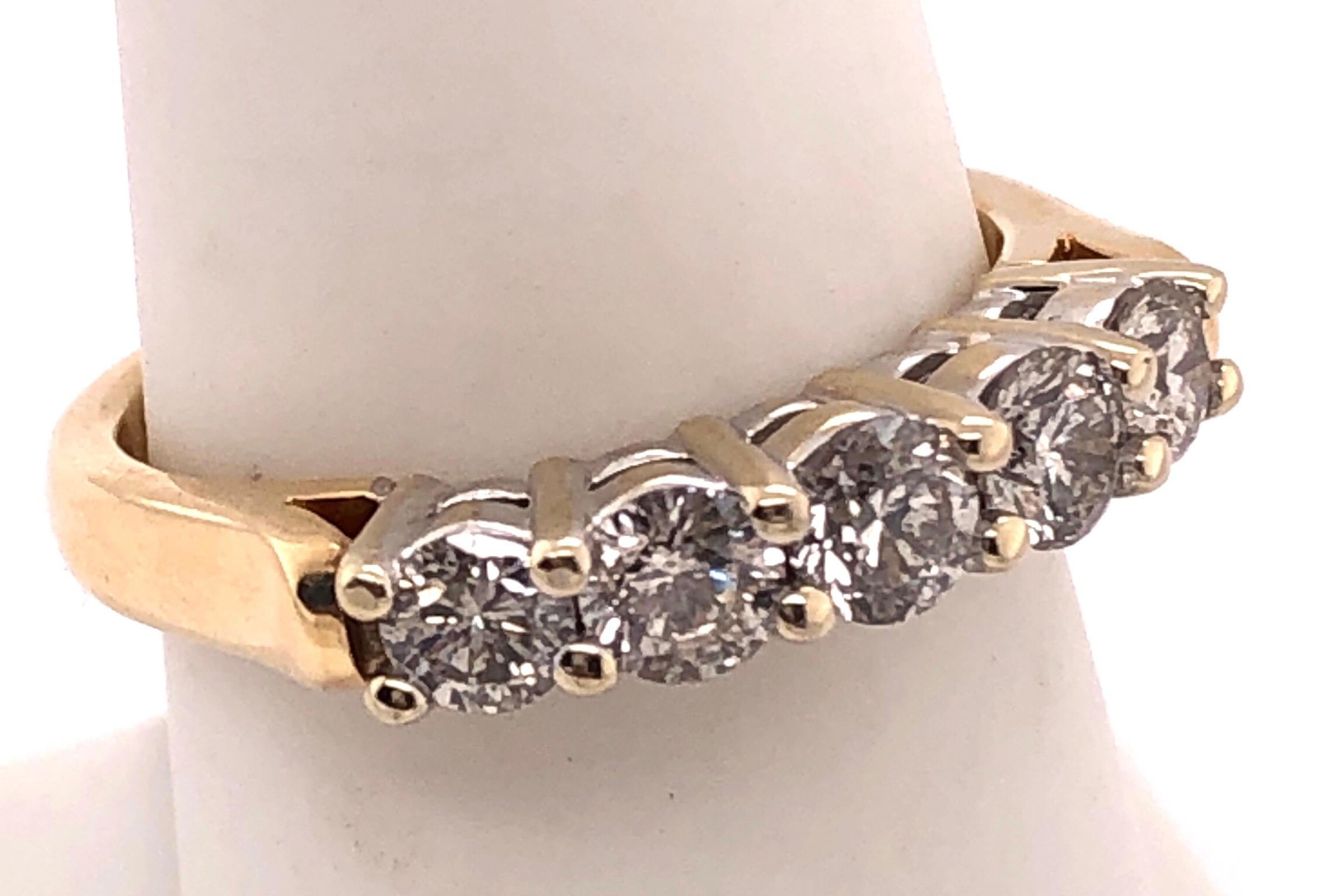 14 Karat Two-Tone Gold Ring with Five Round Diamonds 1 Carat For Sale 2