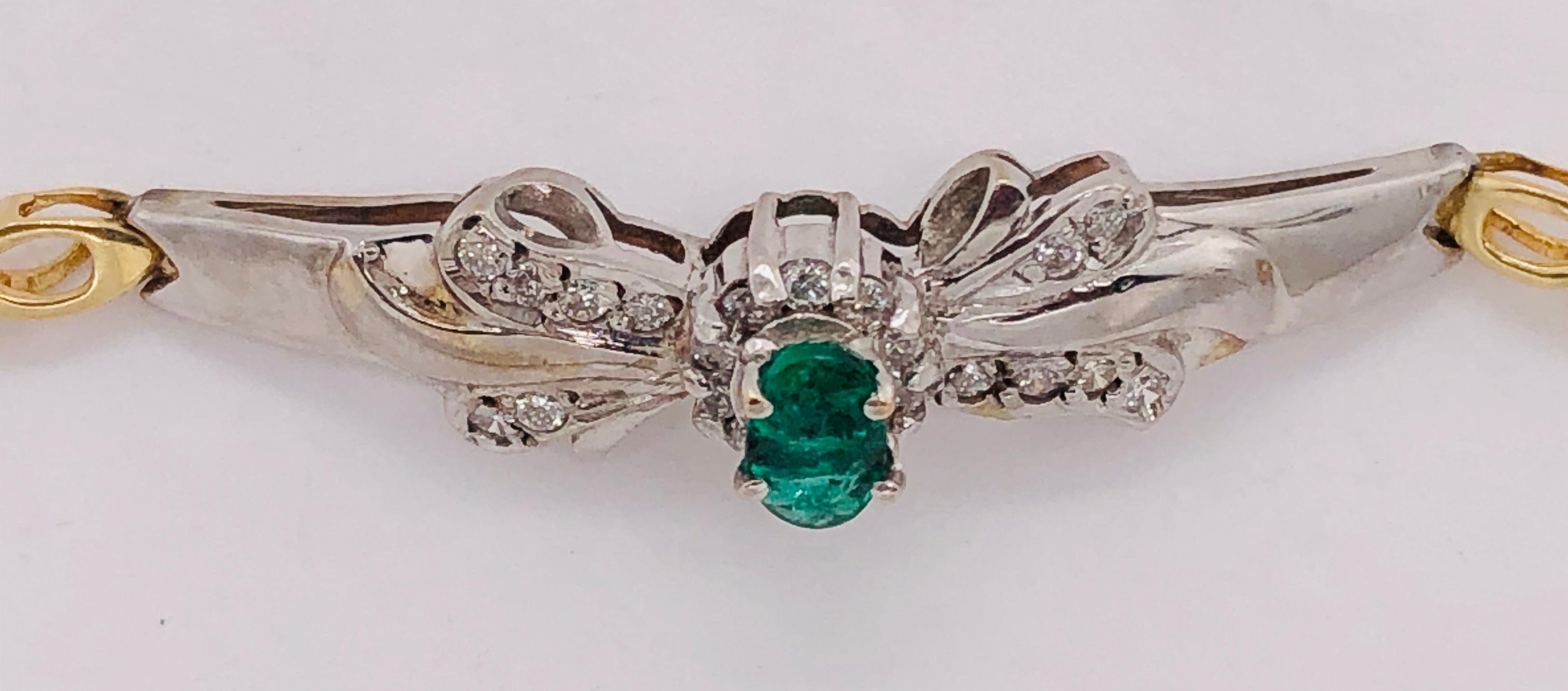 Bracelet à maillons fantaisie en émeraudes bicolores 14 carats Poids total des diamants 0,66 carat Bon état - En vente à Manhasset, NY