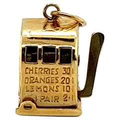 14kt Vintage Slot Machine Charm with Moveable Handle 