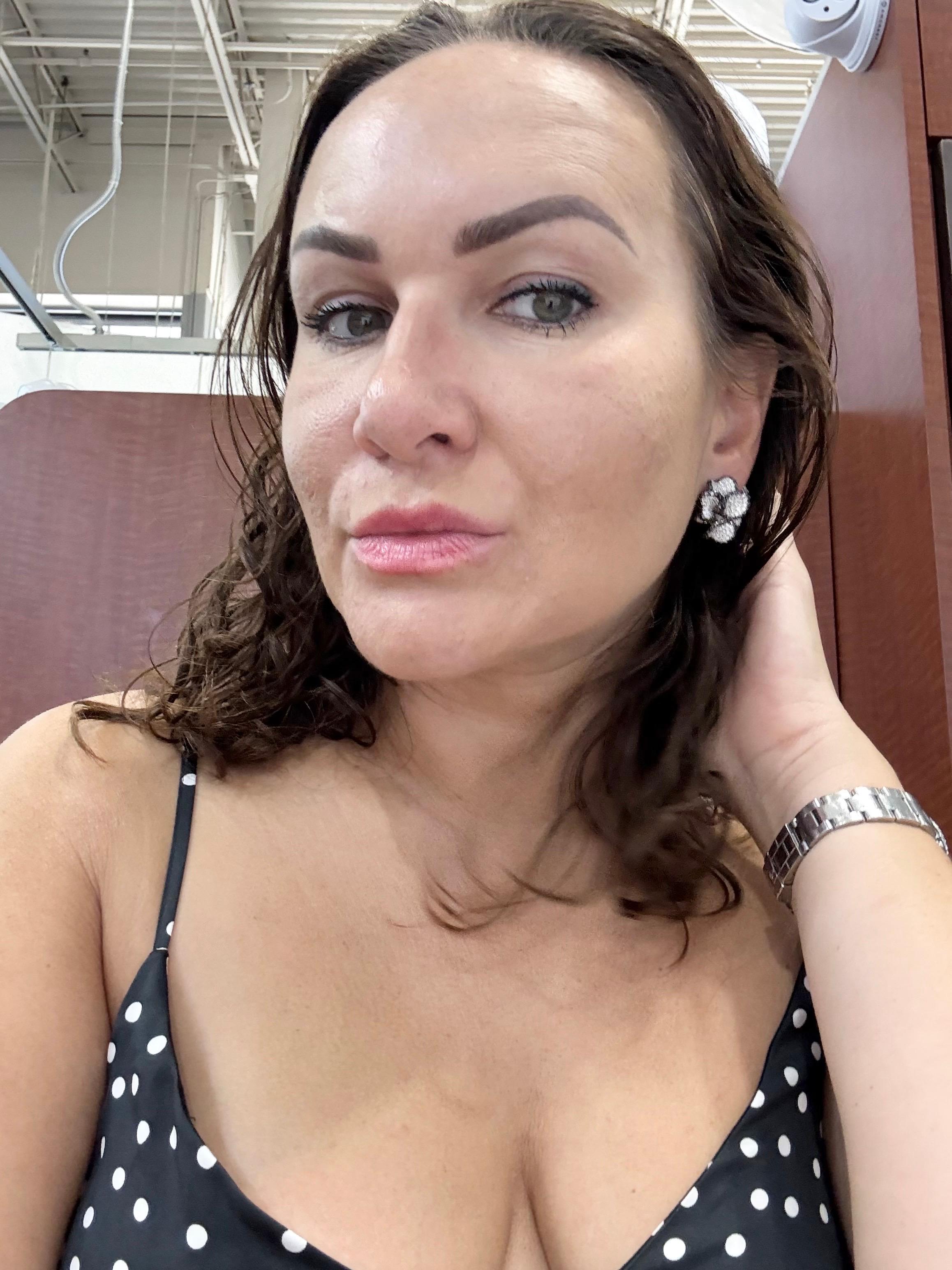 Taglio brillante Orecchini con diamanti bianchi e neri 14KT floreali 3ct in vendita