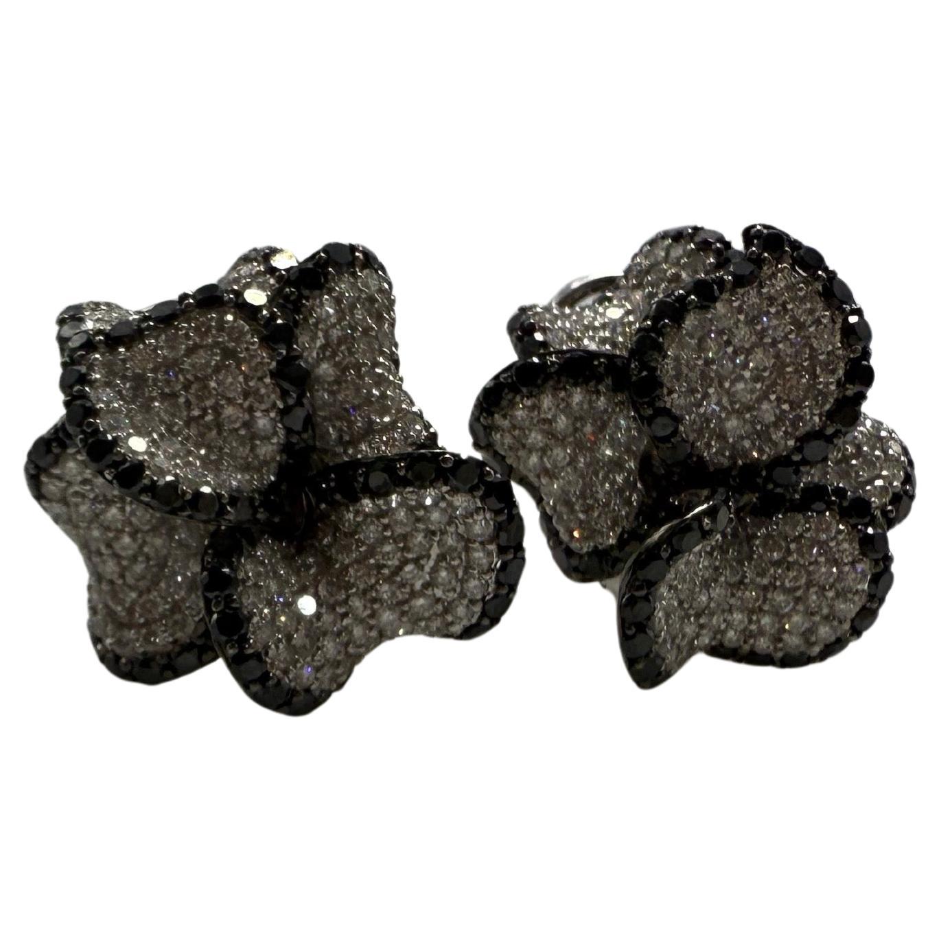Orecchini con diamanti bianchi e neri 14KT floreali 3ct
