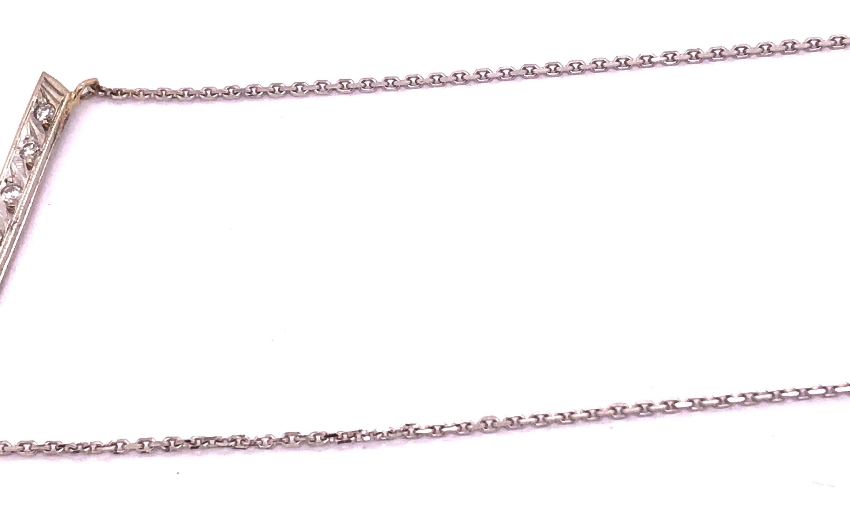 Collier en or blanc 14 carats avec breloque en forme de cœur sans breloque et diamants Bon état - En vente à Manhasset, NY