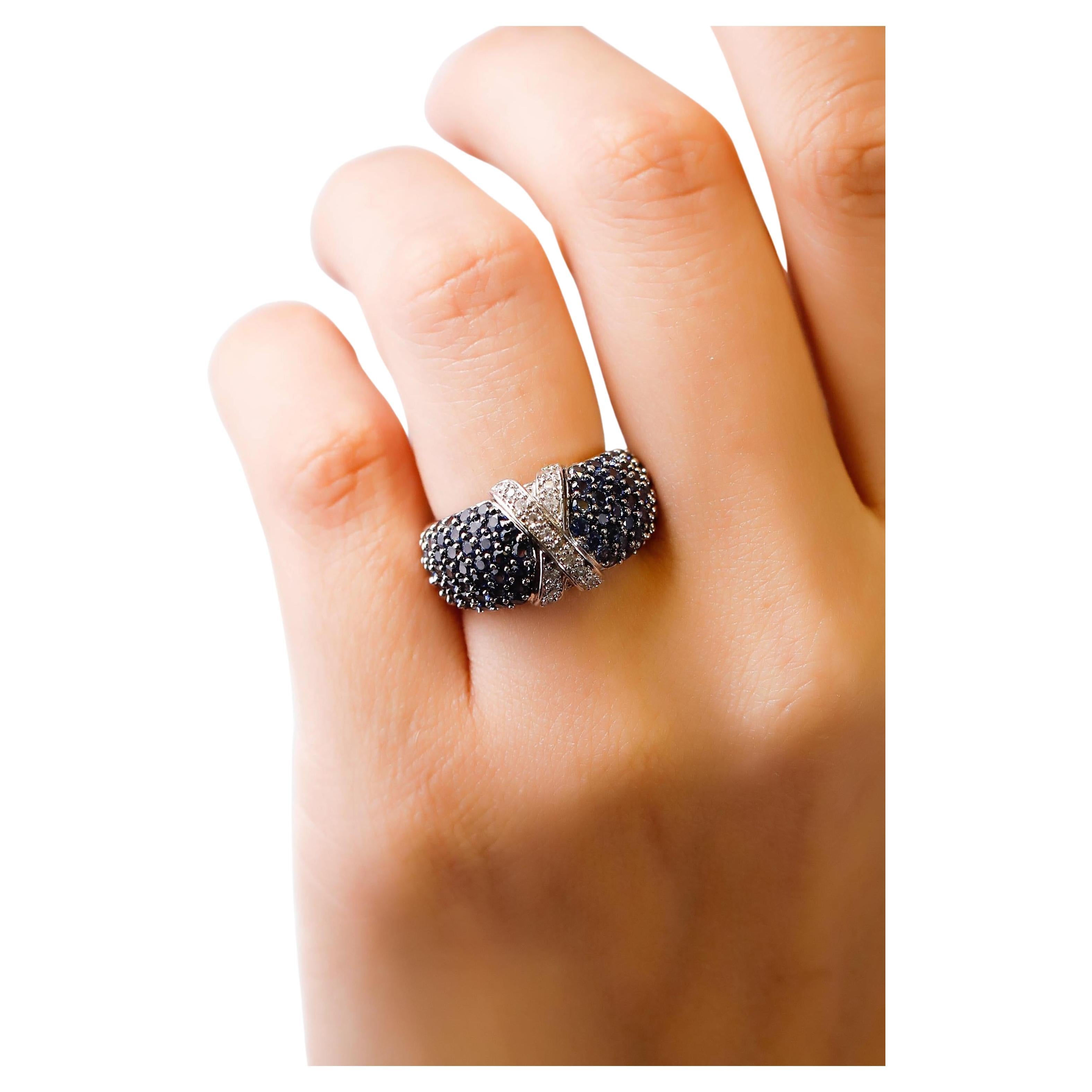 14Kt White Gold 2.45 Ct Blue Sapphire 0.14 Ct Diamond Bridal Cross Band Ring For Sale