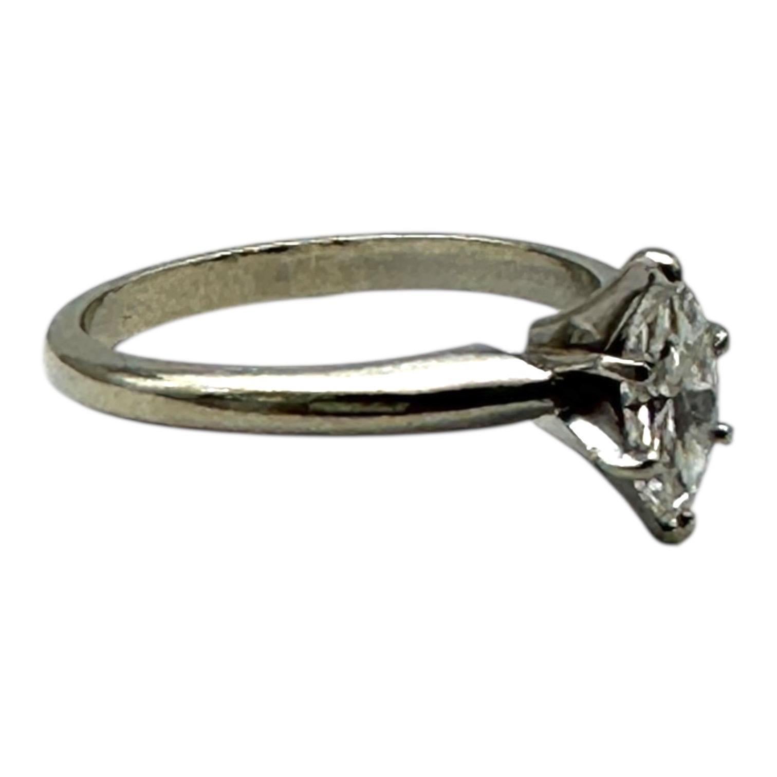 14kt Weißgold .41 Karat Marquise-Schliff Diamant Solitär Ring (Zeitgenössisch) im Angebot