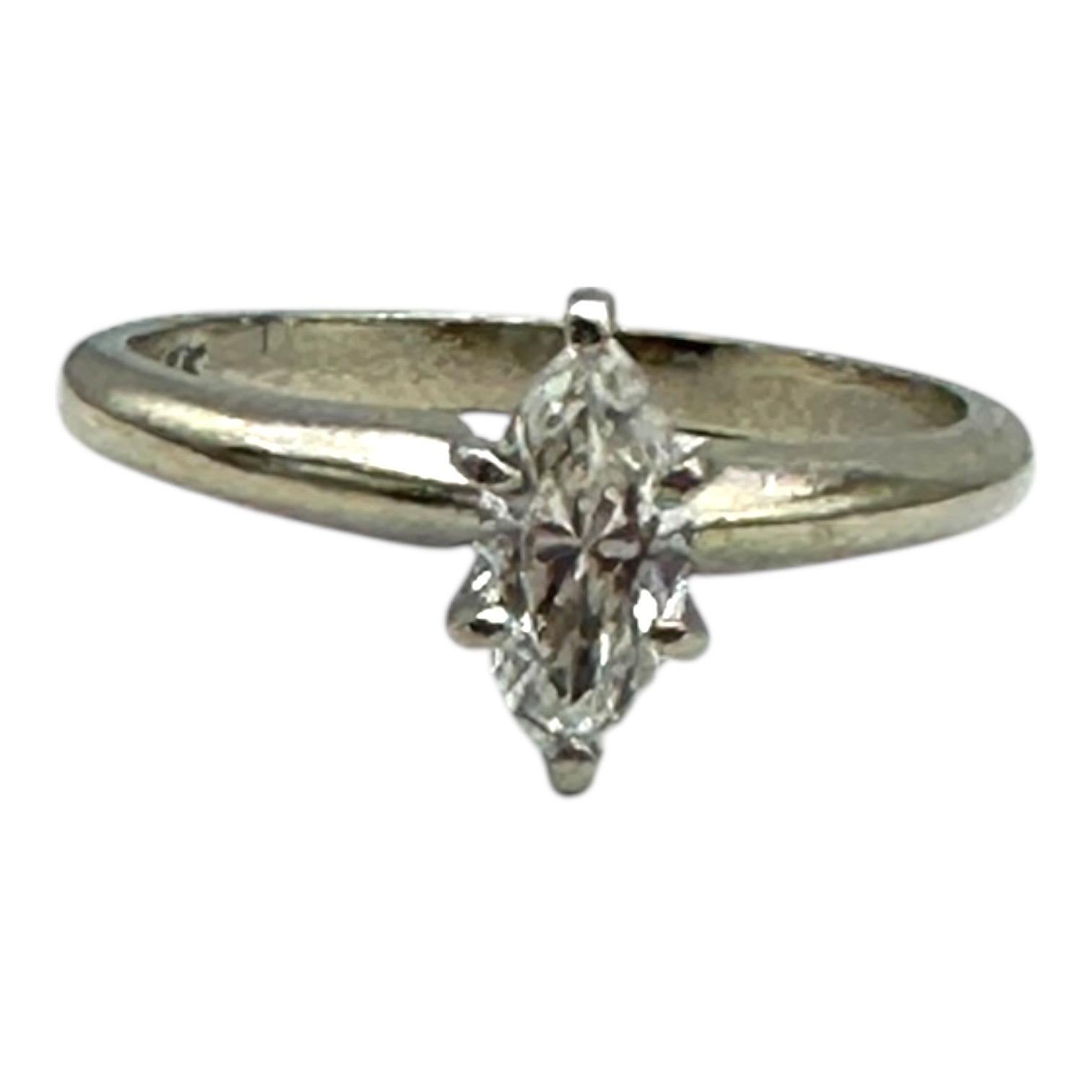 14kt Weißgold .41 Karat Marquise-Schliff Diamant Solitär Ring für Damen oder Herren im Angebot