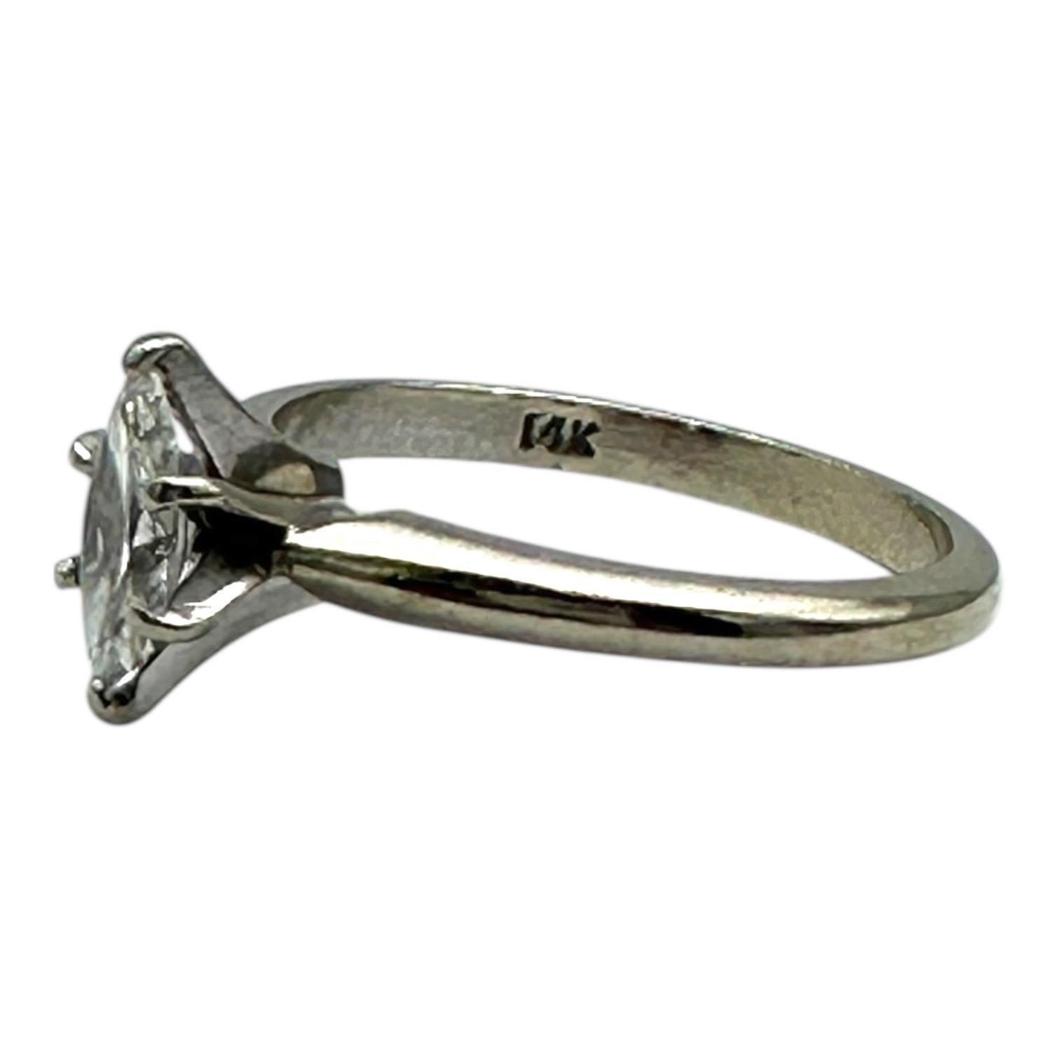 14kt Weißgold .41 Karat Marquise-Schliff Diamant Solitär Ring im Angebot 1