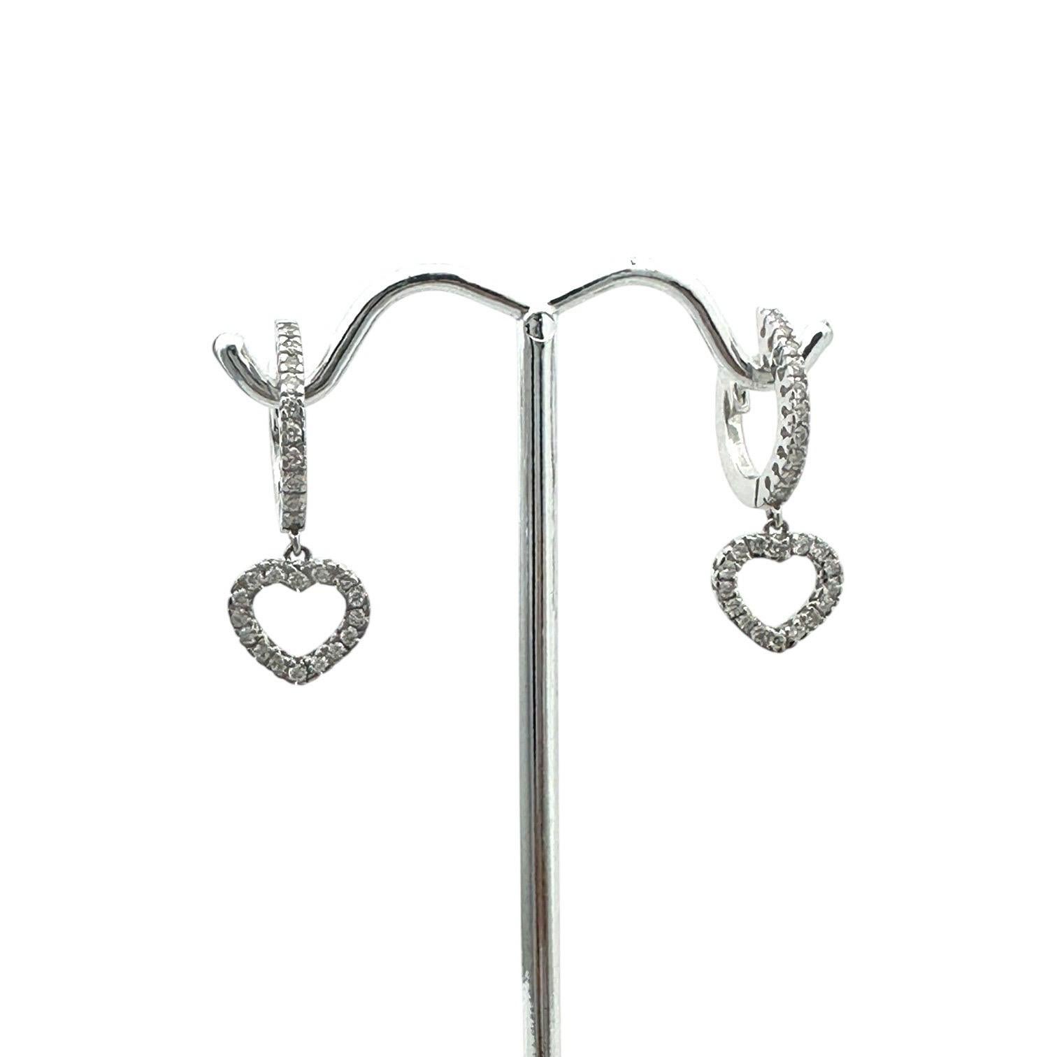 Boucles d'oreilles à levier en or blanc 14kt avec diamant en forme de coeur de 0,95 ct qualité VS en vente 1