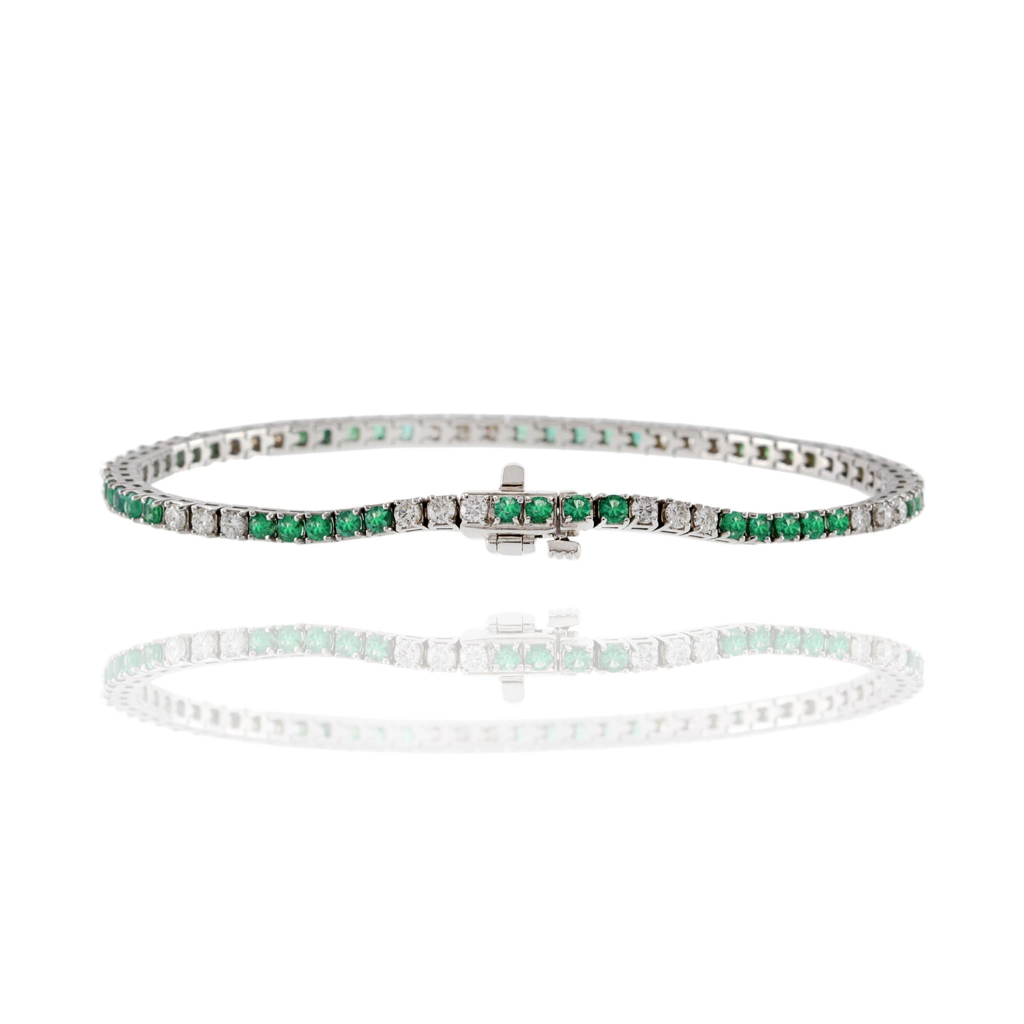 14KT White Gold Alternating Emerald And Diamond Straight Line Bracelet For Sale 1