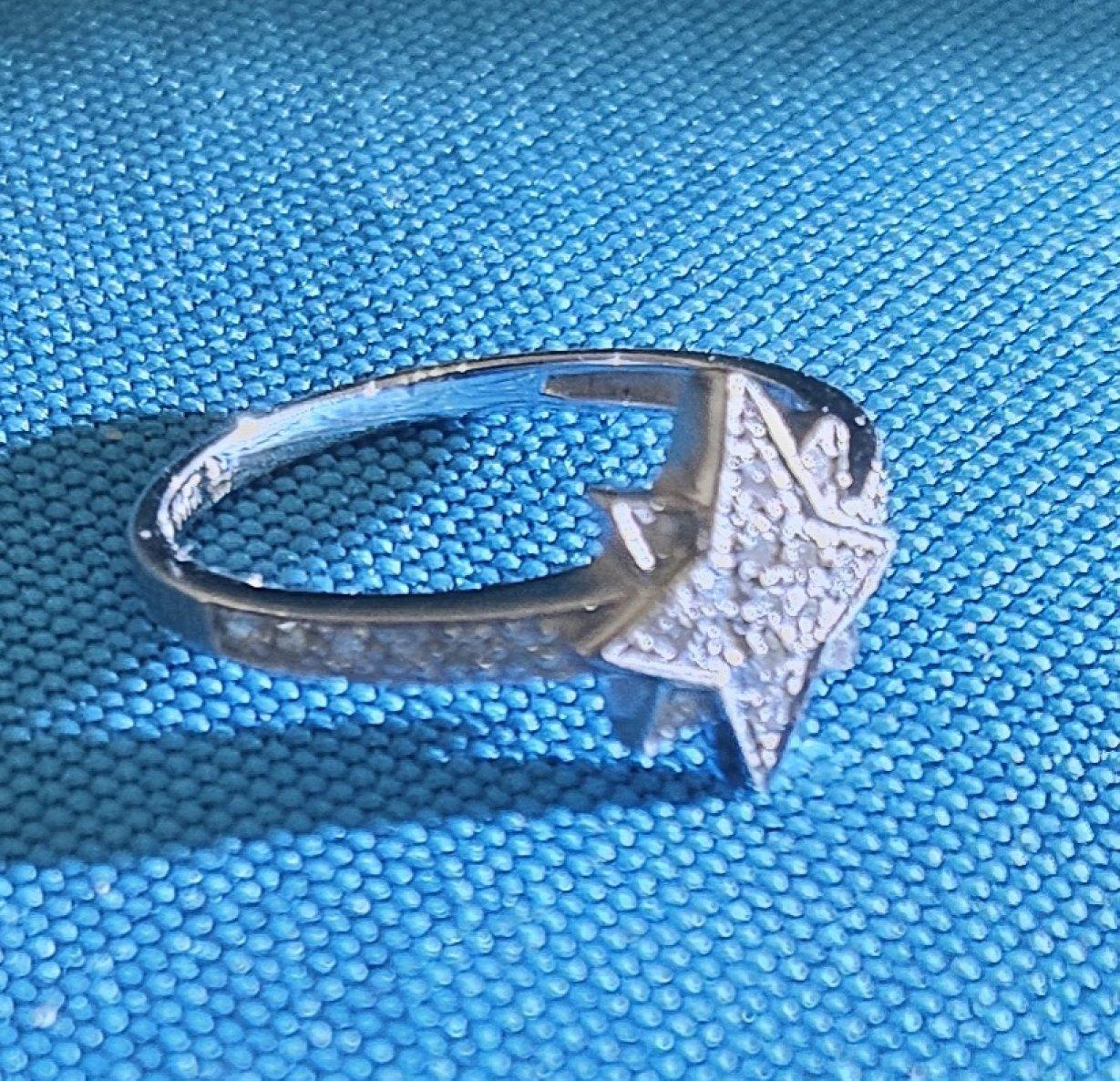Inconnu Bague en or blanc 14KT et diamants, estampillée 
