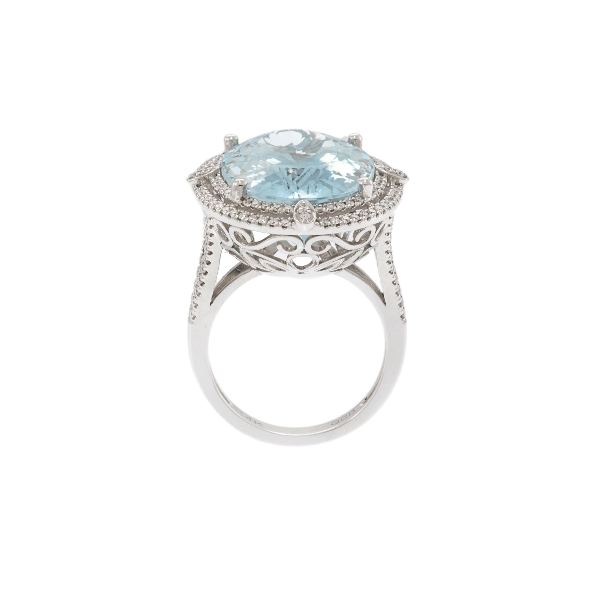 Anillo de Cóctel de Aguamarina y Diamantes de Oro Blanco de 14 KT Corte oval en venta