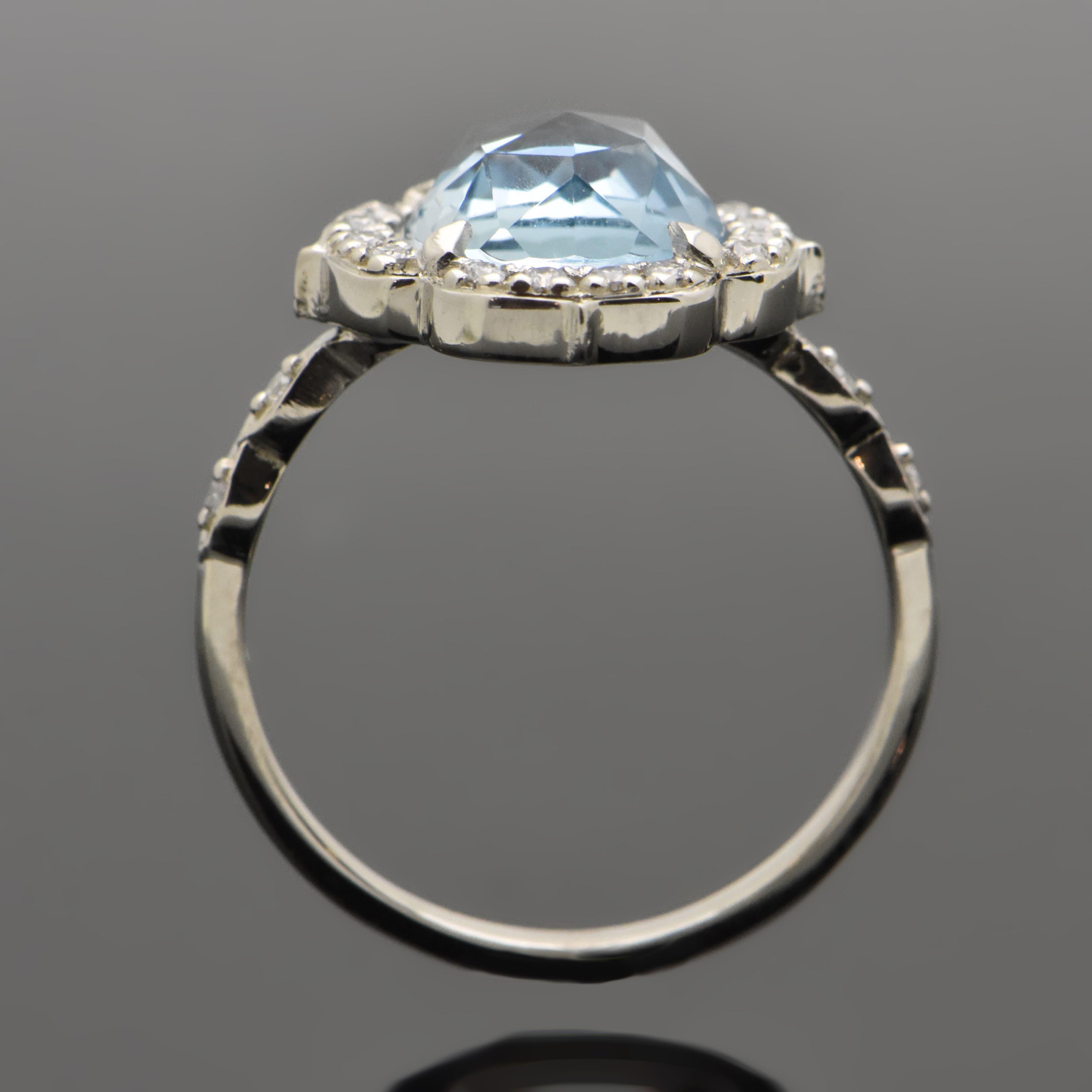 14kt White Gold Aquamarine and Diamonds Ring For Sale 2