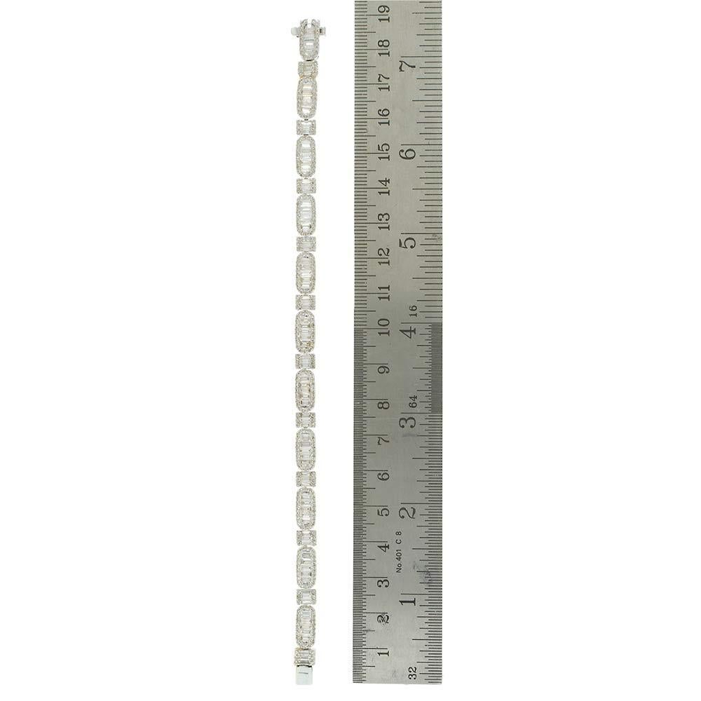 14KT White Gold Baguette and Round Cut Diamond Bracelet en Nuevo estado para la venta en New York, NY