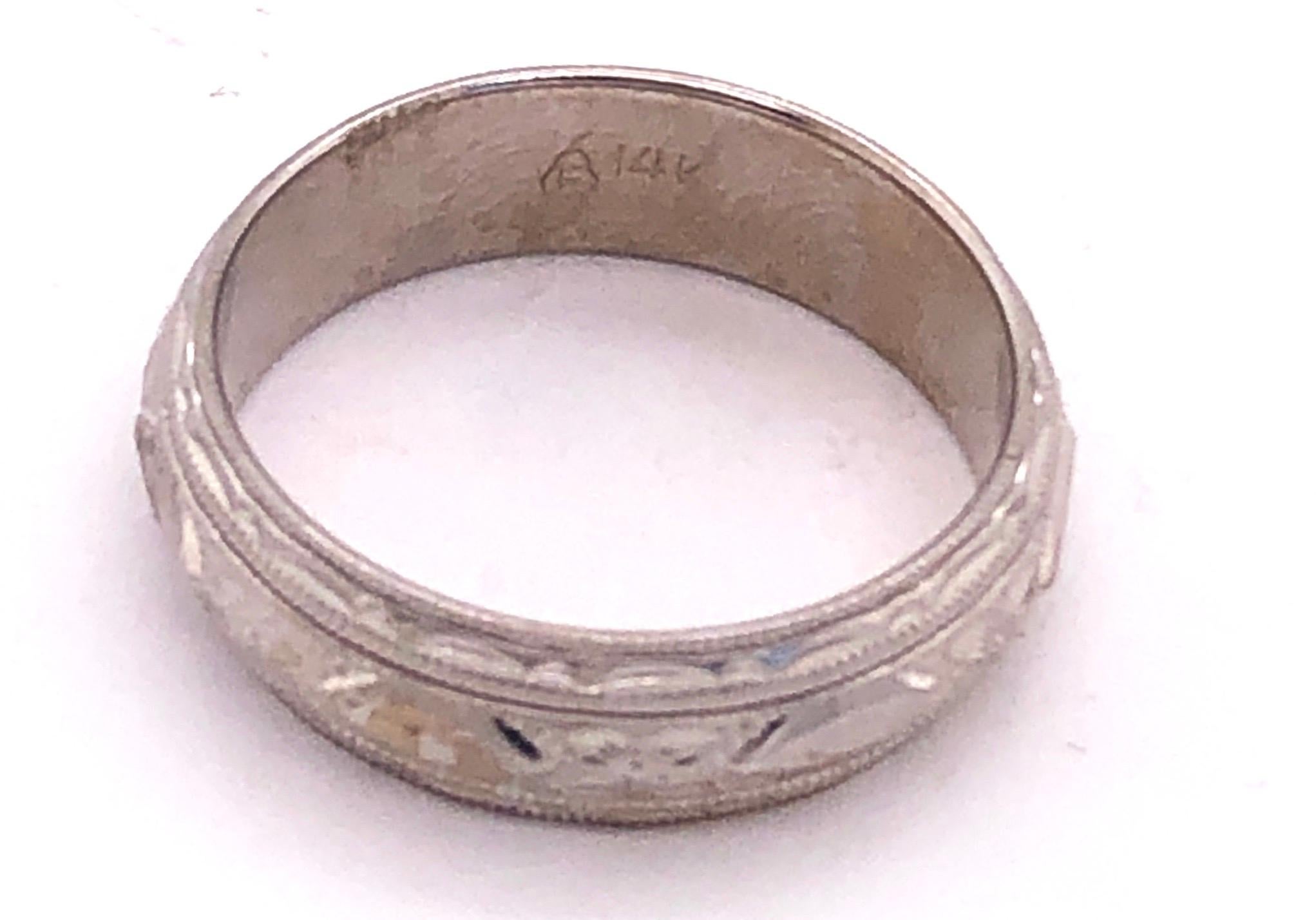 14 Karat White Gold Wedding Band Ring For Sale 1