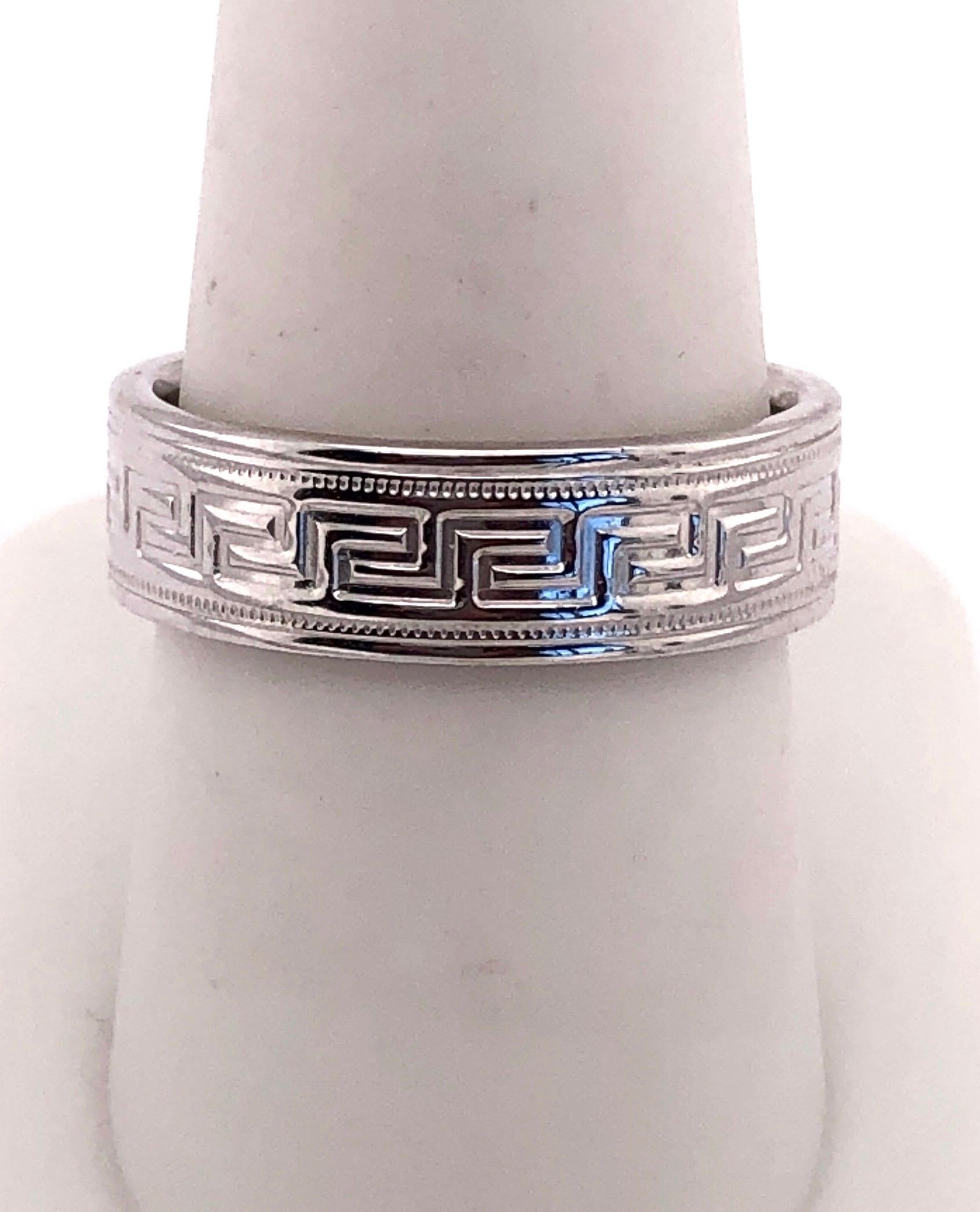 14 Karat White Gold Band Ring Wedding Band Ring Greek Key Design In Good Condition For Sale In Stamford, CT