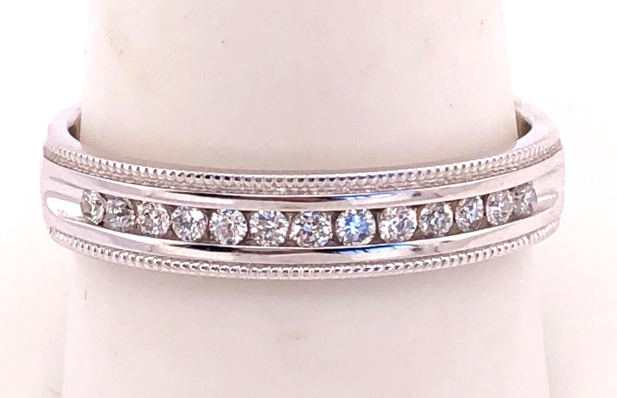 14 Karat Weißgold Band Ring Ehering mit 0,25 Gesamtgewicht Diamant im Angebot 1