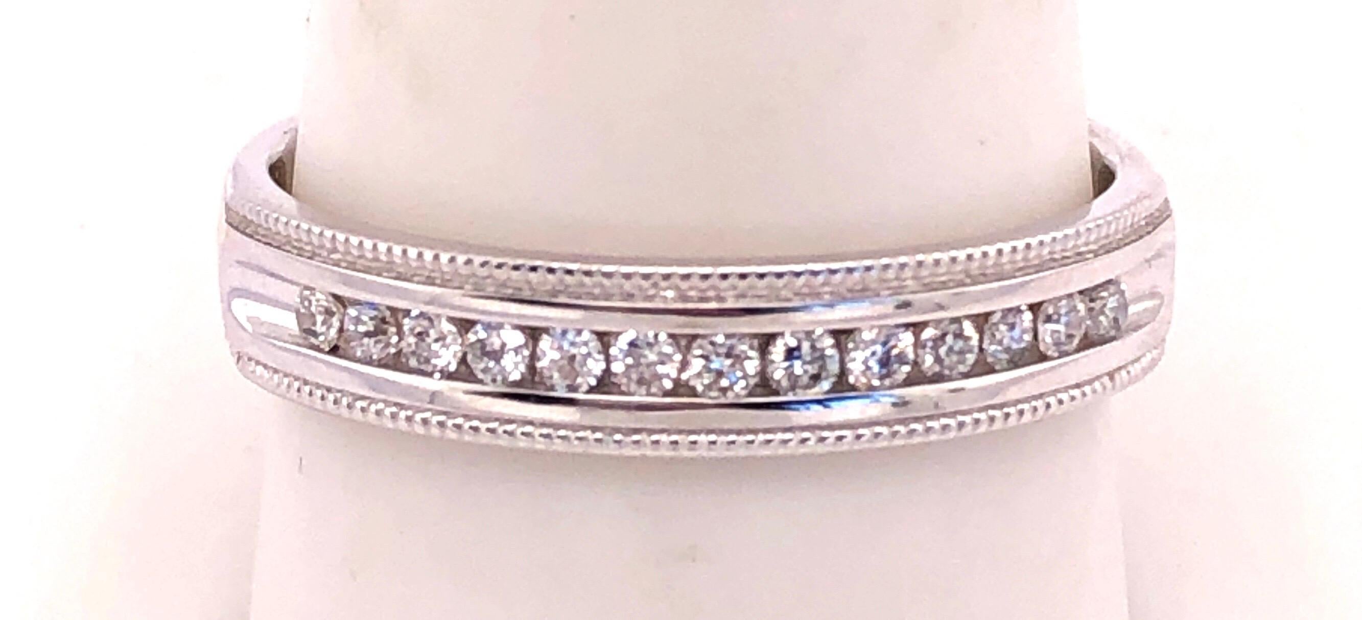 14 Karat White Gold Band Ring Wedding Band with .25 Total Diamond Weight For Sale 3