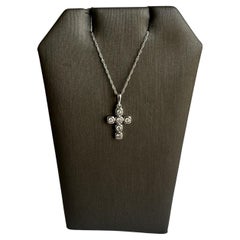 14kt Weißgold Kreuz-Halskette mit Diamanten in Lünettenfassung - 0,16ctw GH I1 Diamanten, neu