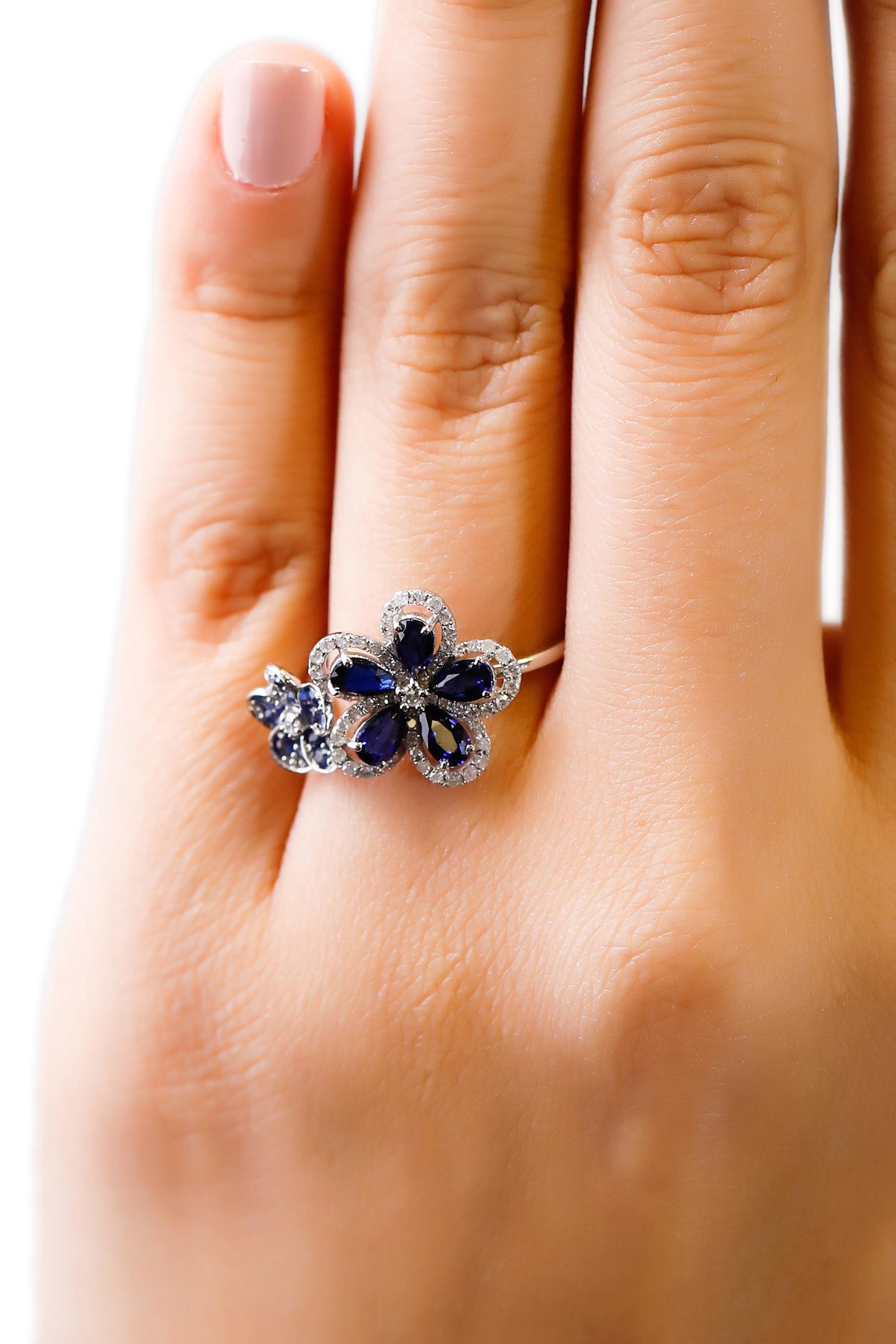 14 Karat White Gold Blue Sapphire 0.29 Carat Diamond Double Flower Bridal Ring In New Condition For Sale In New York, NY
