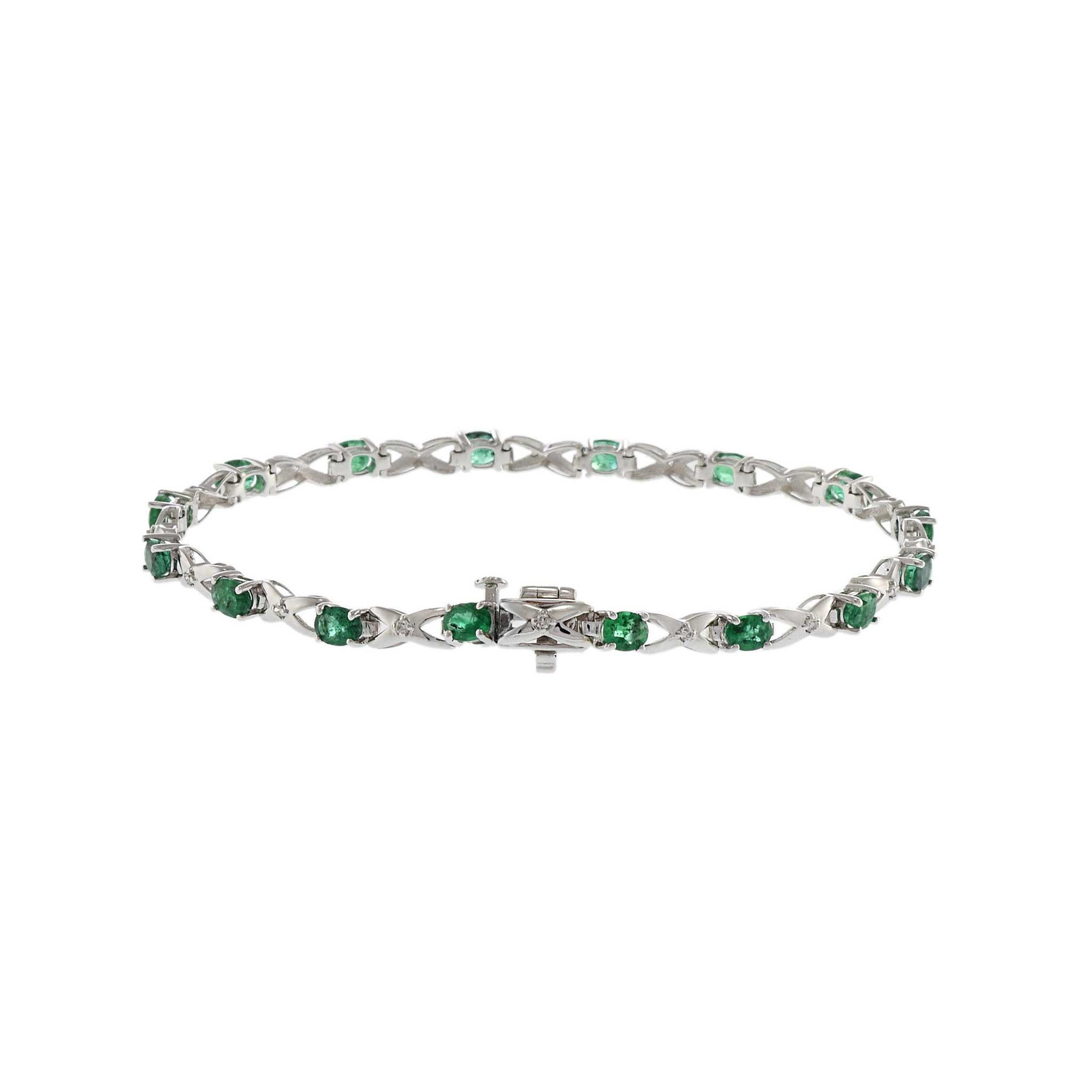 14KT White Gold Bracelet with Round Cut Diamonds and Oval Emeralds For Sale 1