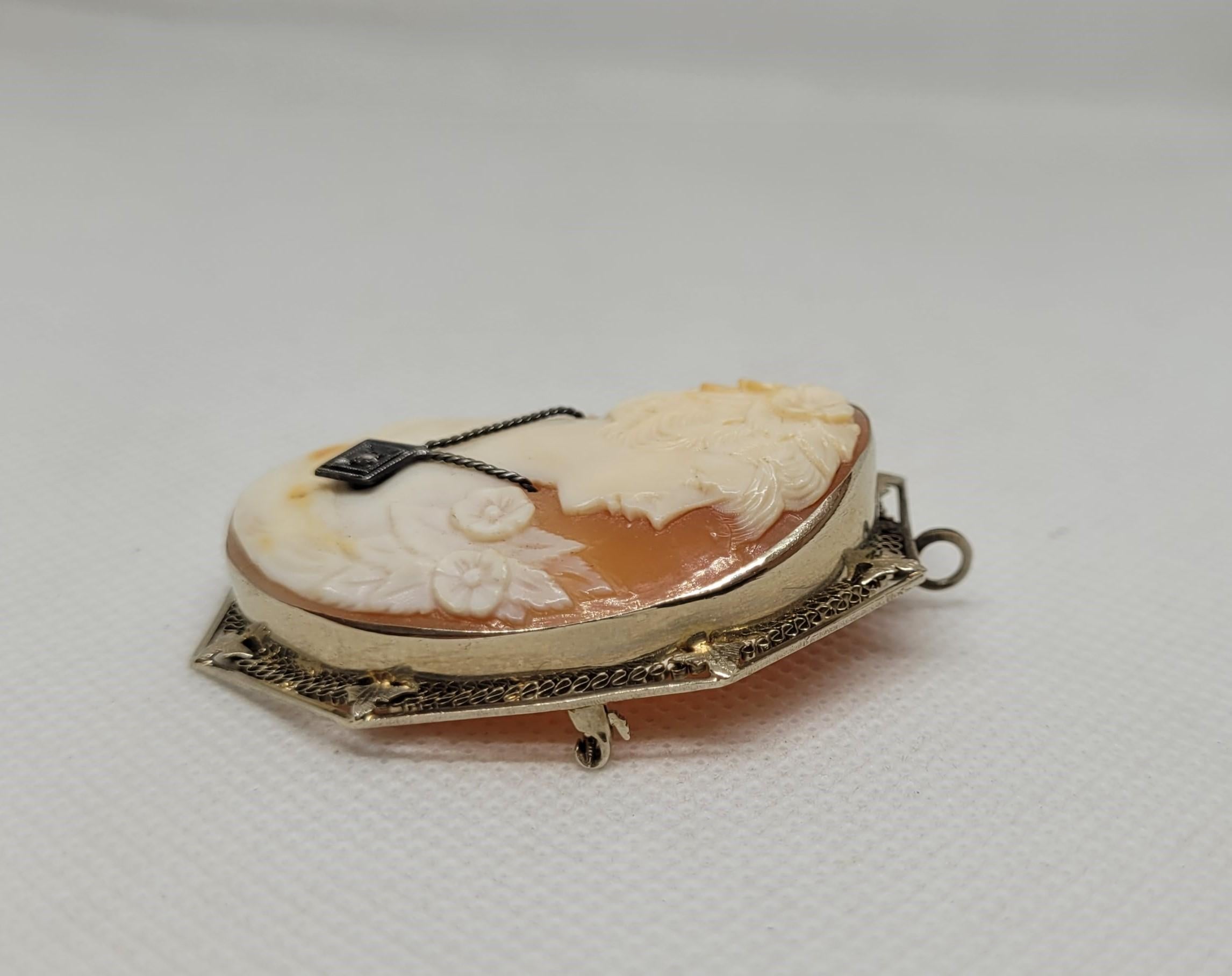 14kt White Gold Cameo Pin, Shell, Victorian Era, 19x15x10mm, Lady w/Single Cut In Good Condition For Sale In Rancho Santa Fe, CA