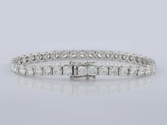Tennisarmband aus 14-karätigem Weißgold mit klassischen Diamanten im Rundschliff