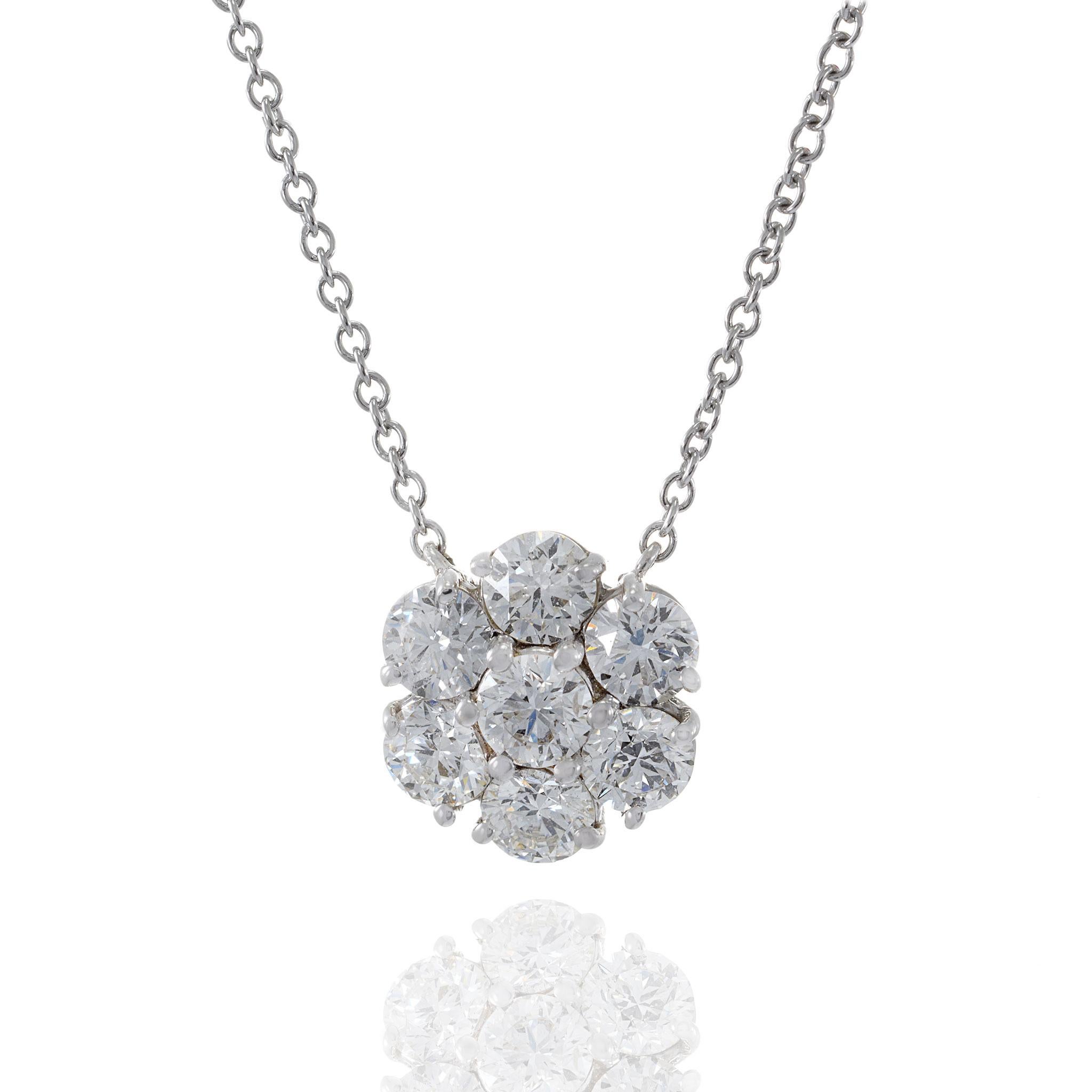 Moderno Ciondolo a grappolo con diamanti in oro bianco 14KT in vendita