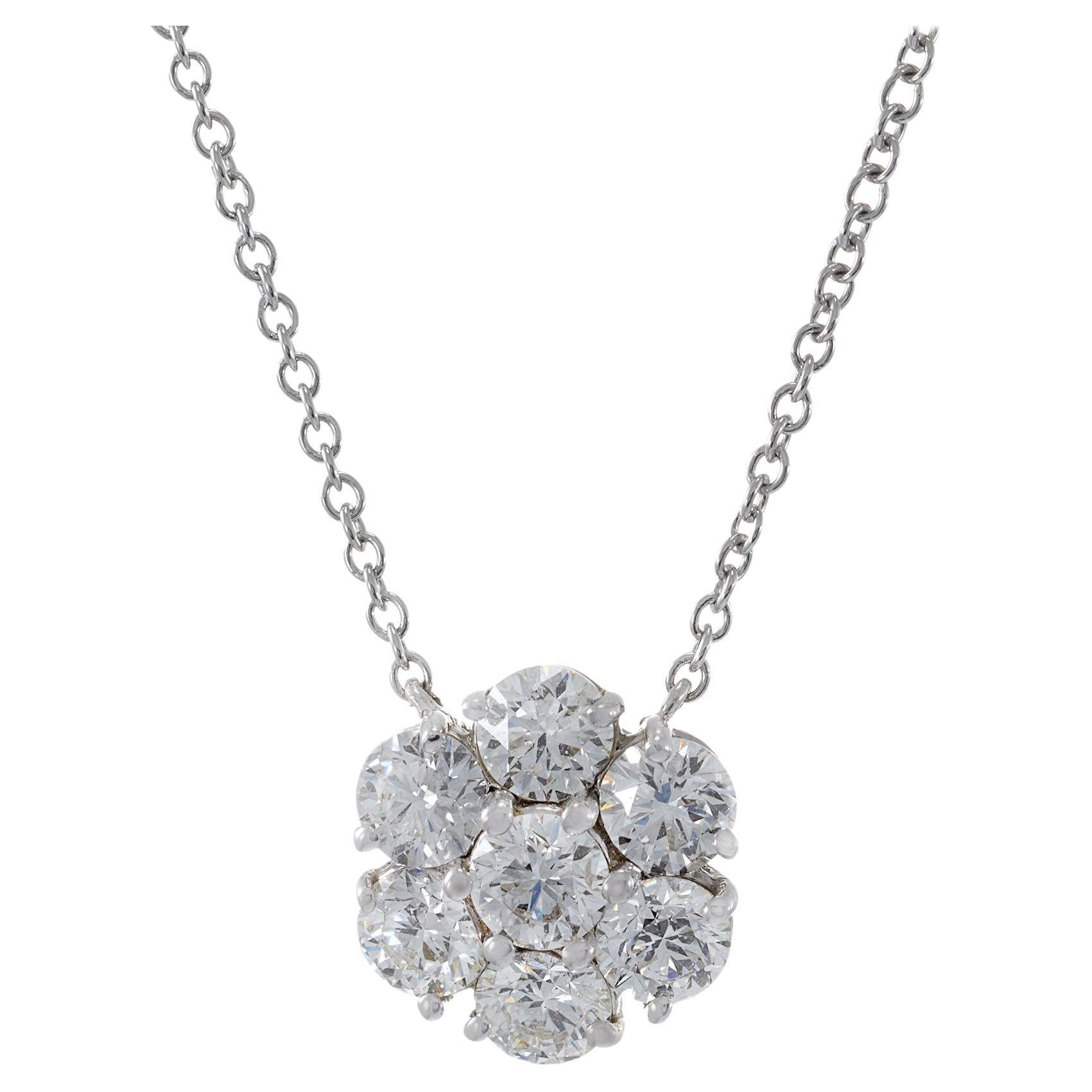 Colgante de diamantes en racimo de oro blanco de 14 quilates