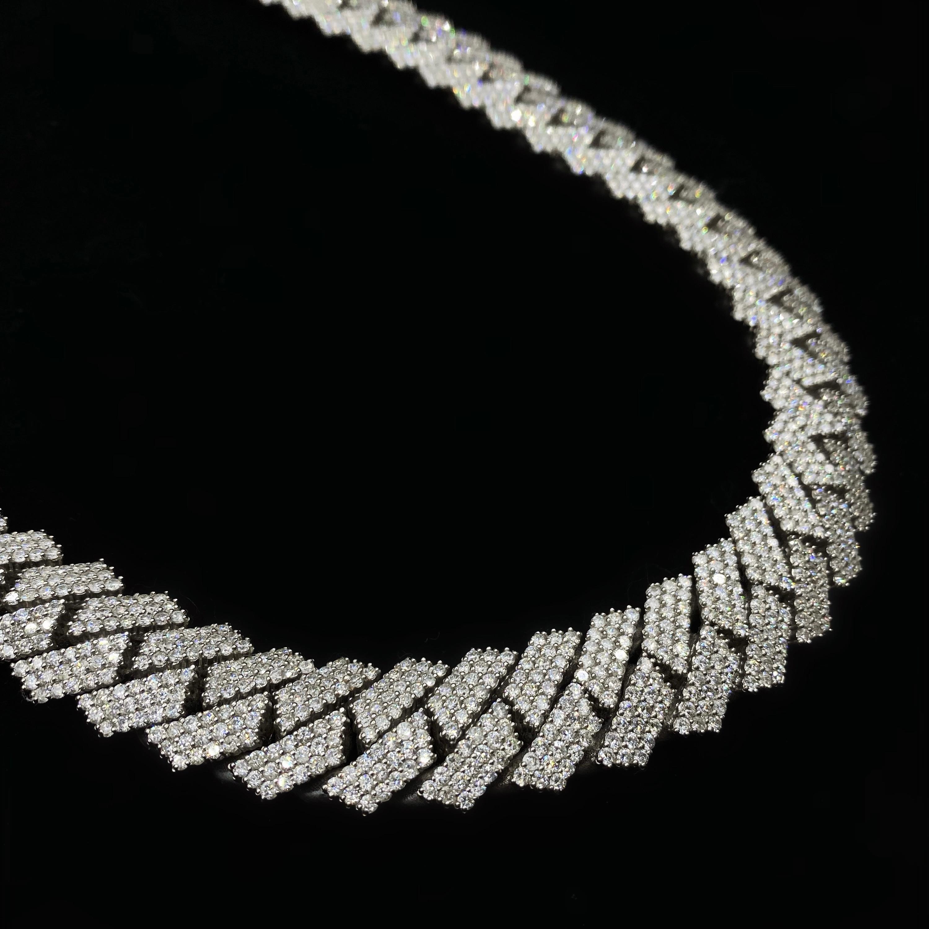 14kt White Gold Cuban Link Chain With 62.30ct Diamonds  In Excellent Condition For Sale In New York, NY