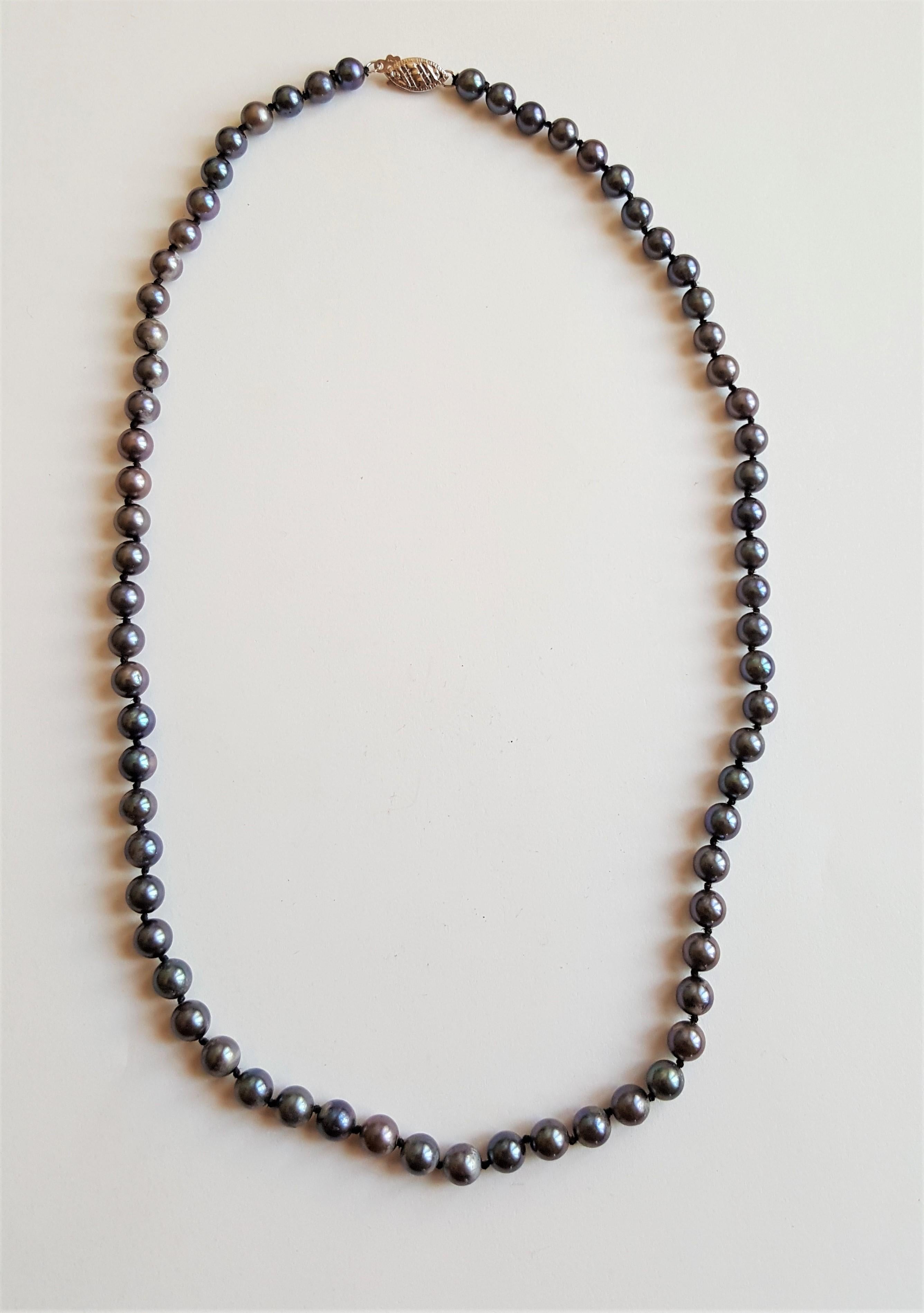 dark blue pearl necklace
