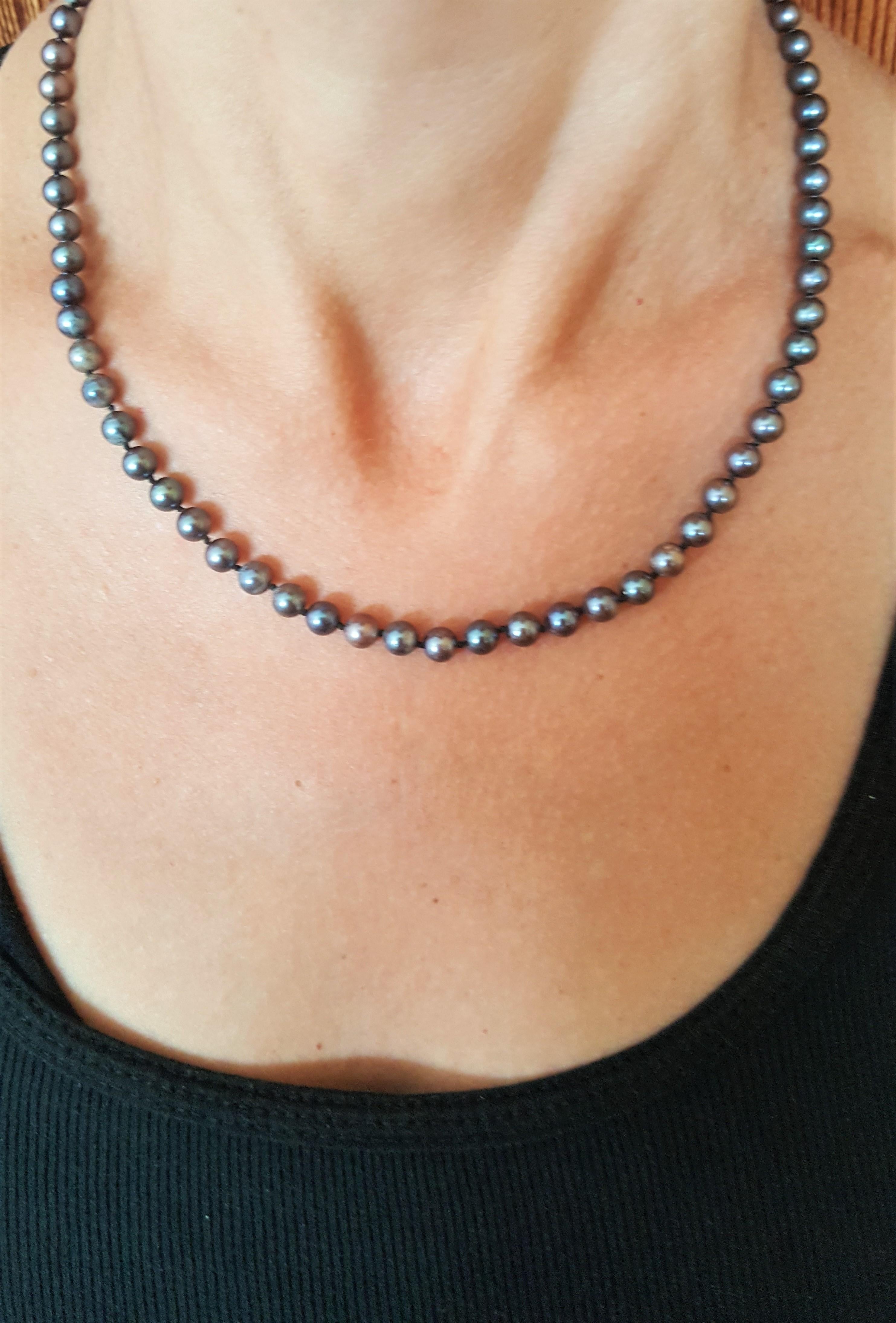 blue pearls necklace